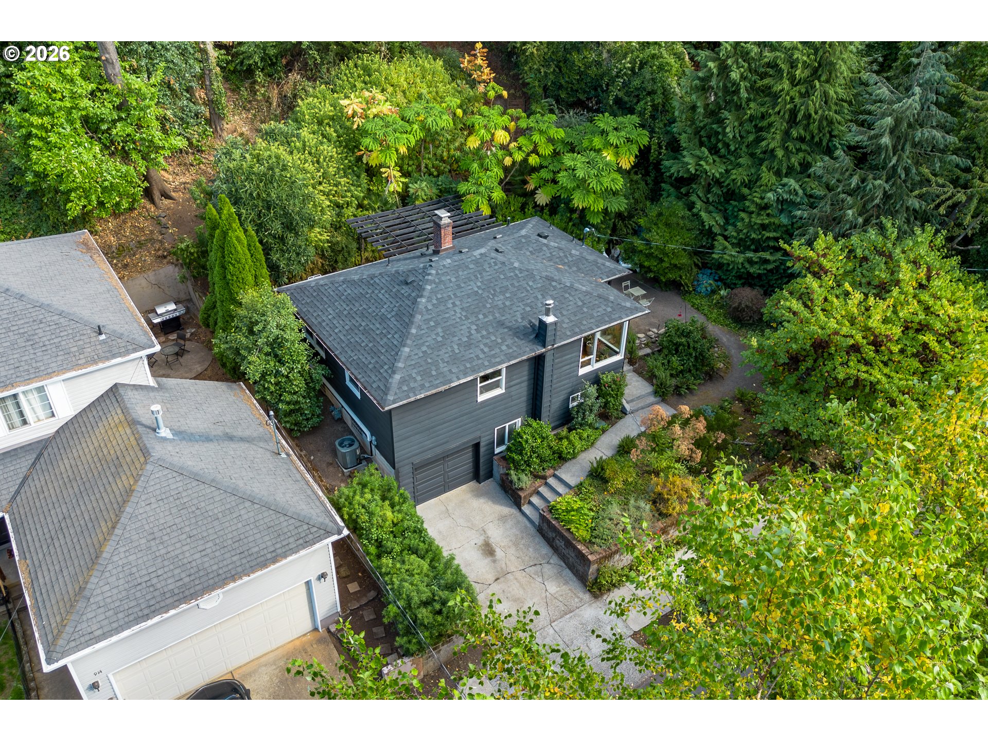 main property photo 32