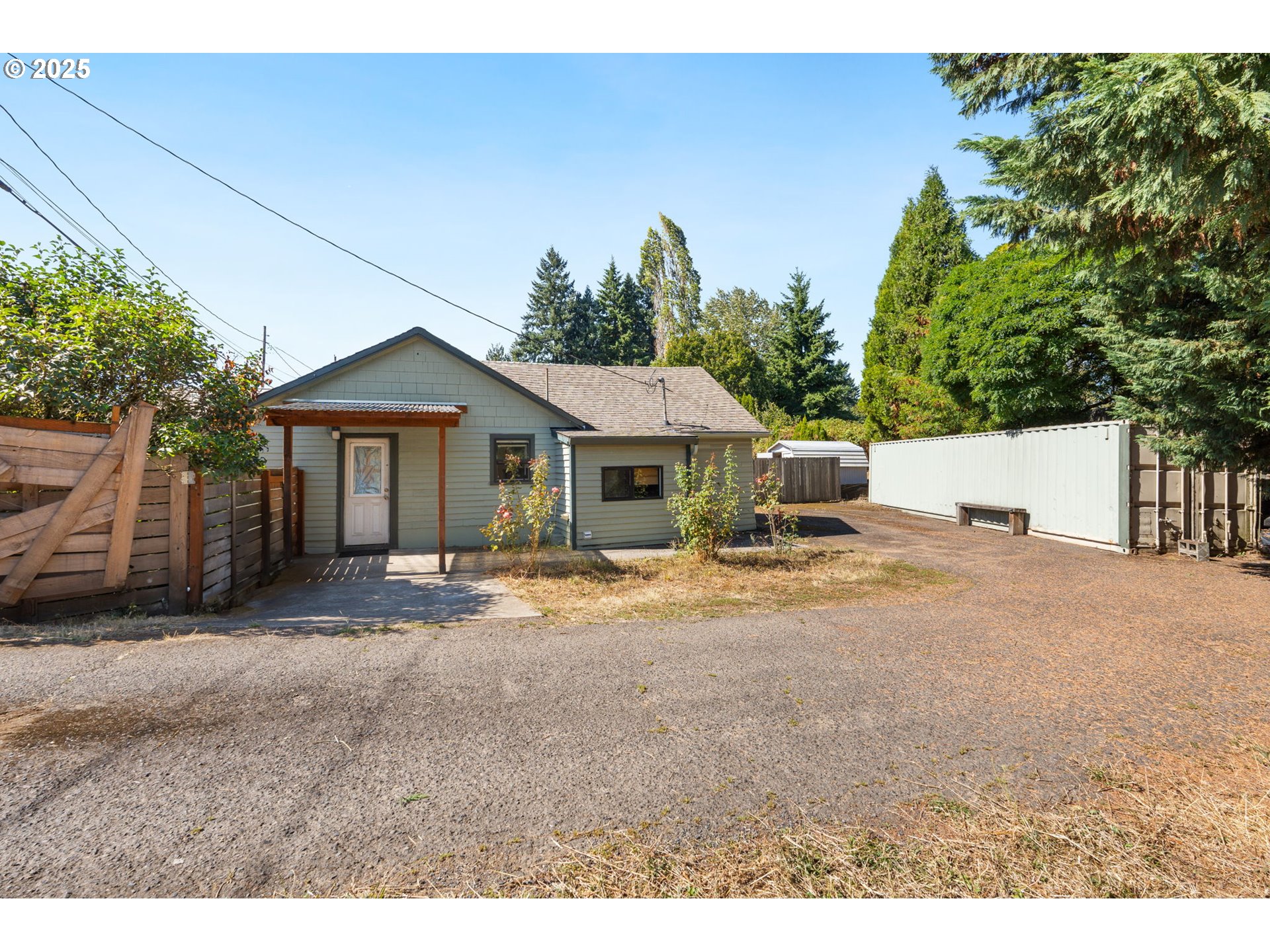 property viewer photo 16