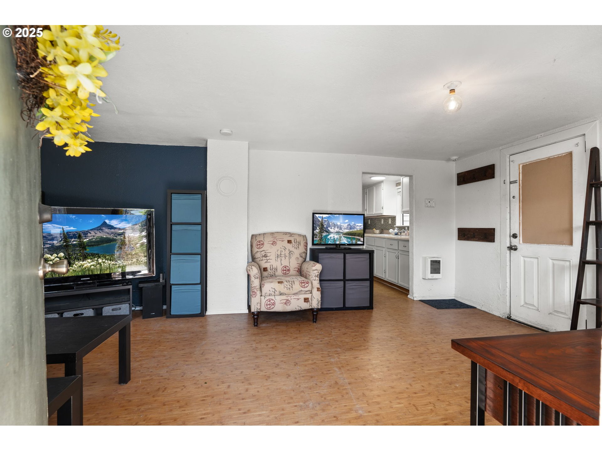 property viewer photo 2