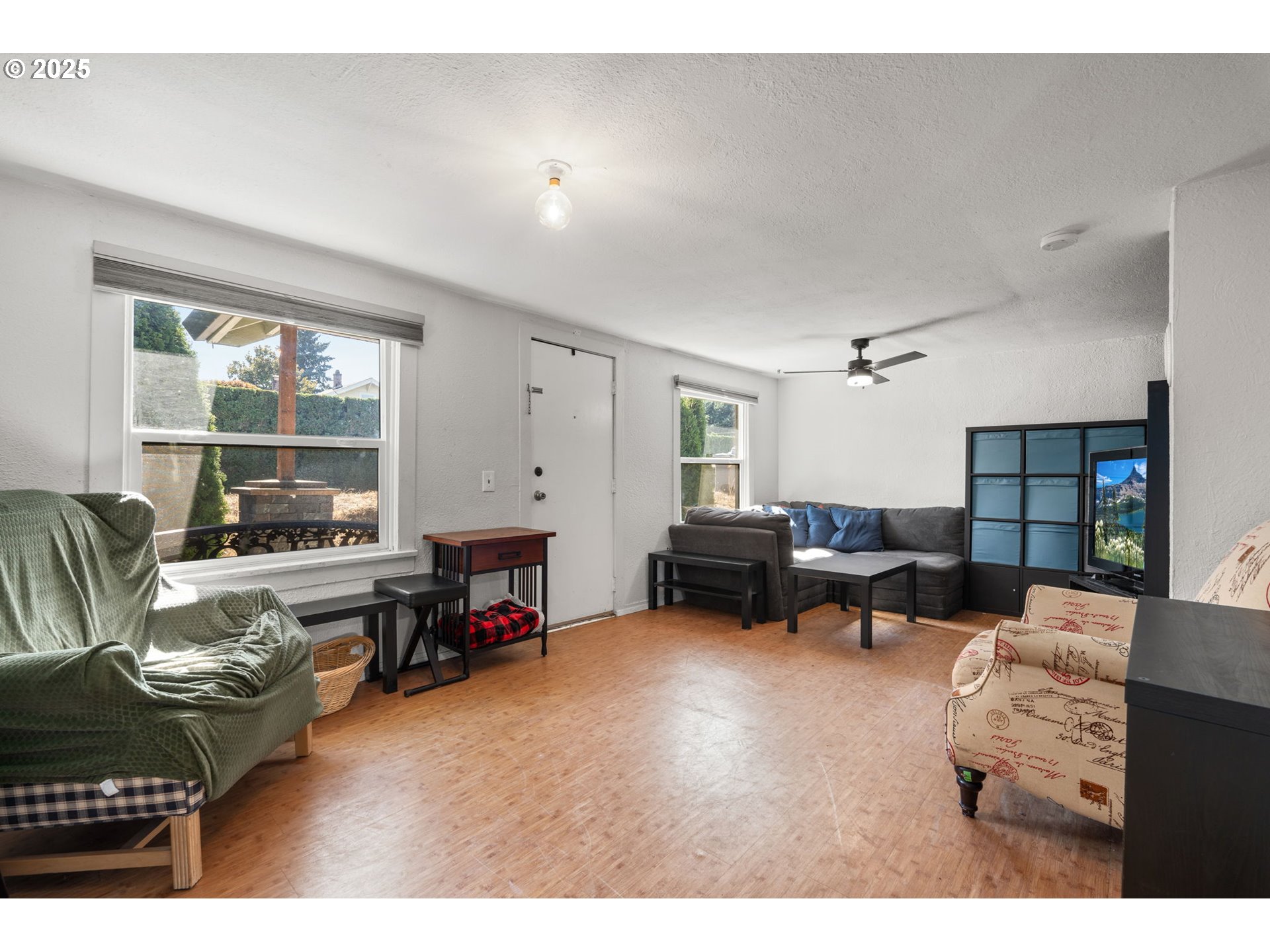 property viewer photo 3