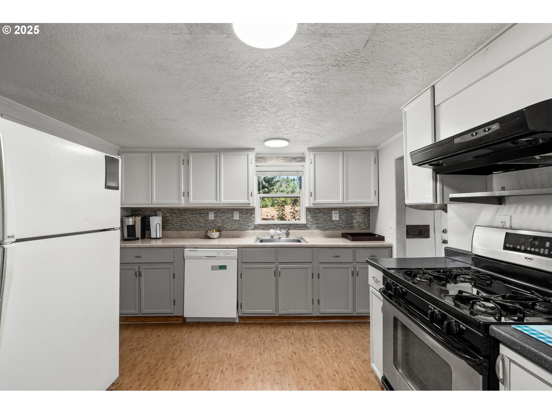 property viewer photo 6