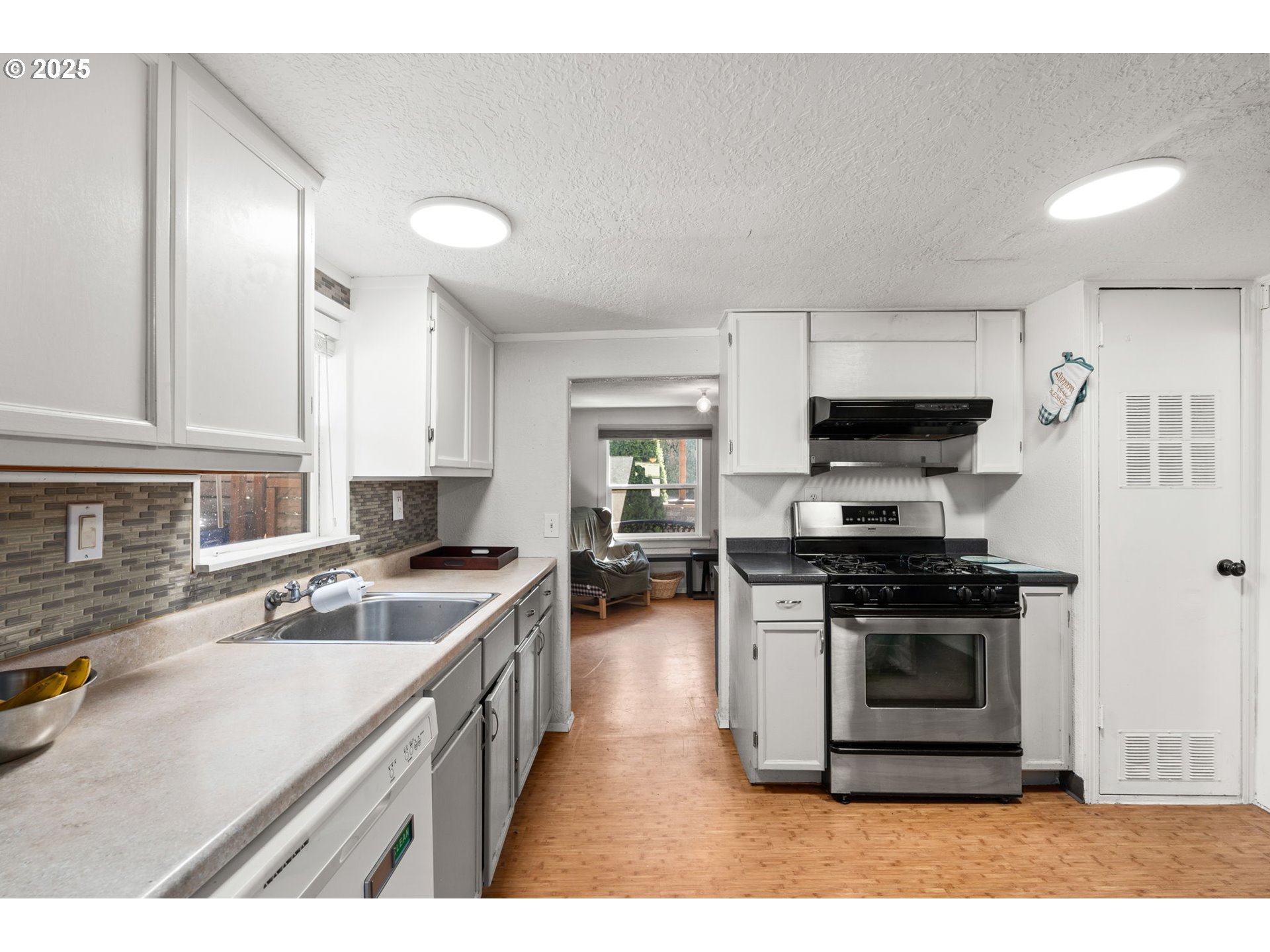 property viewer photo 7