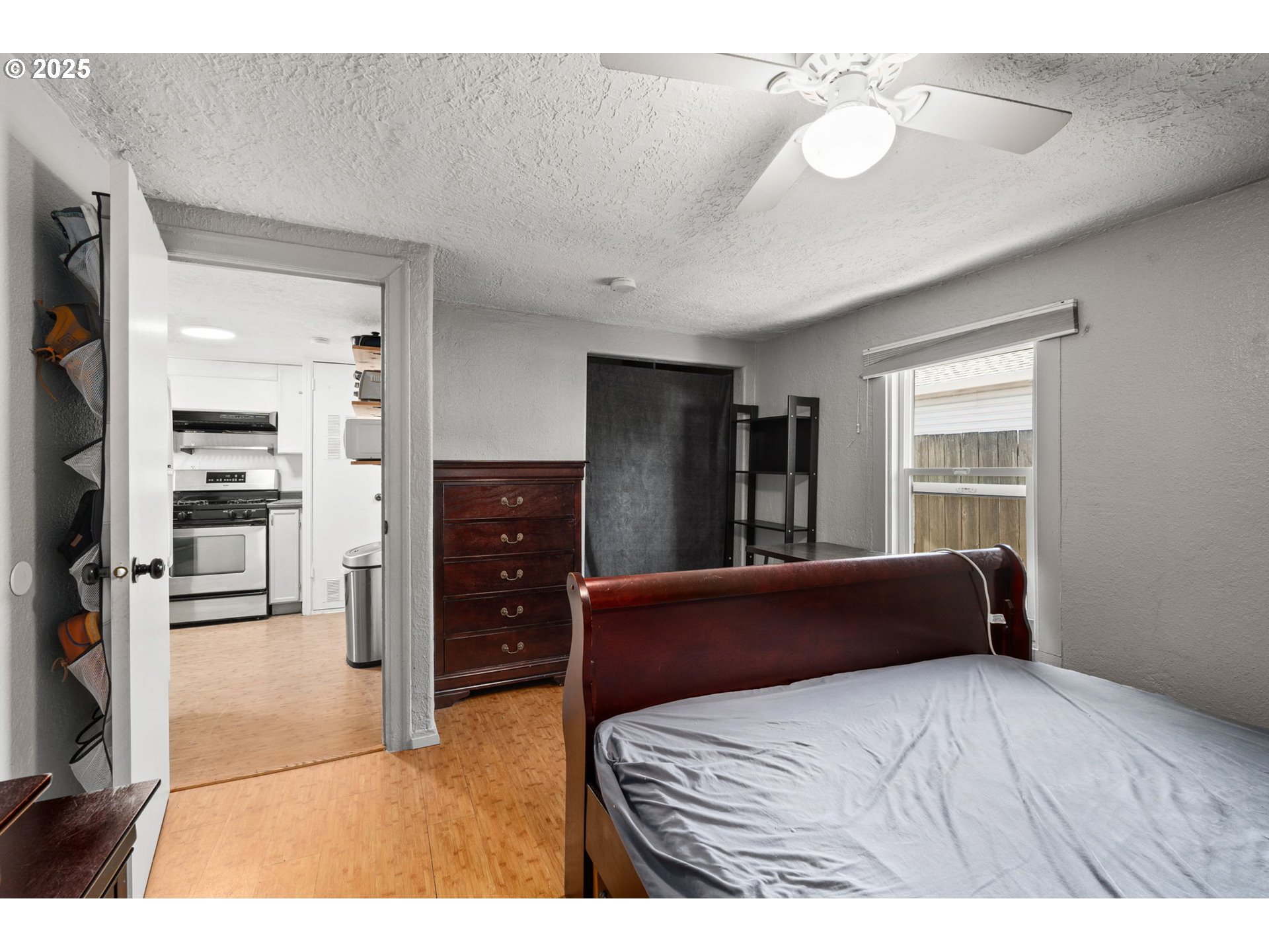 property viewer photo 9