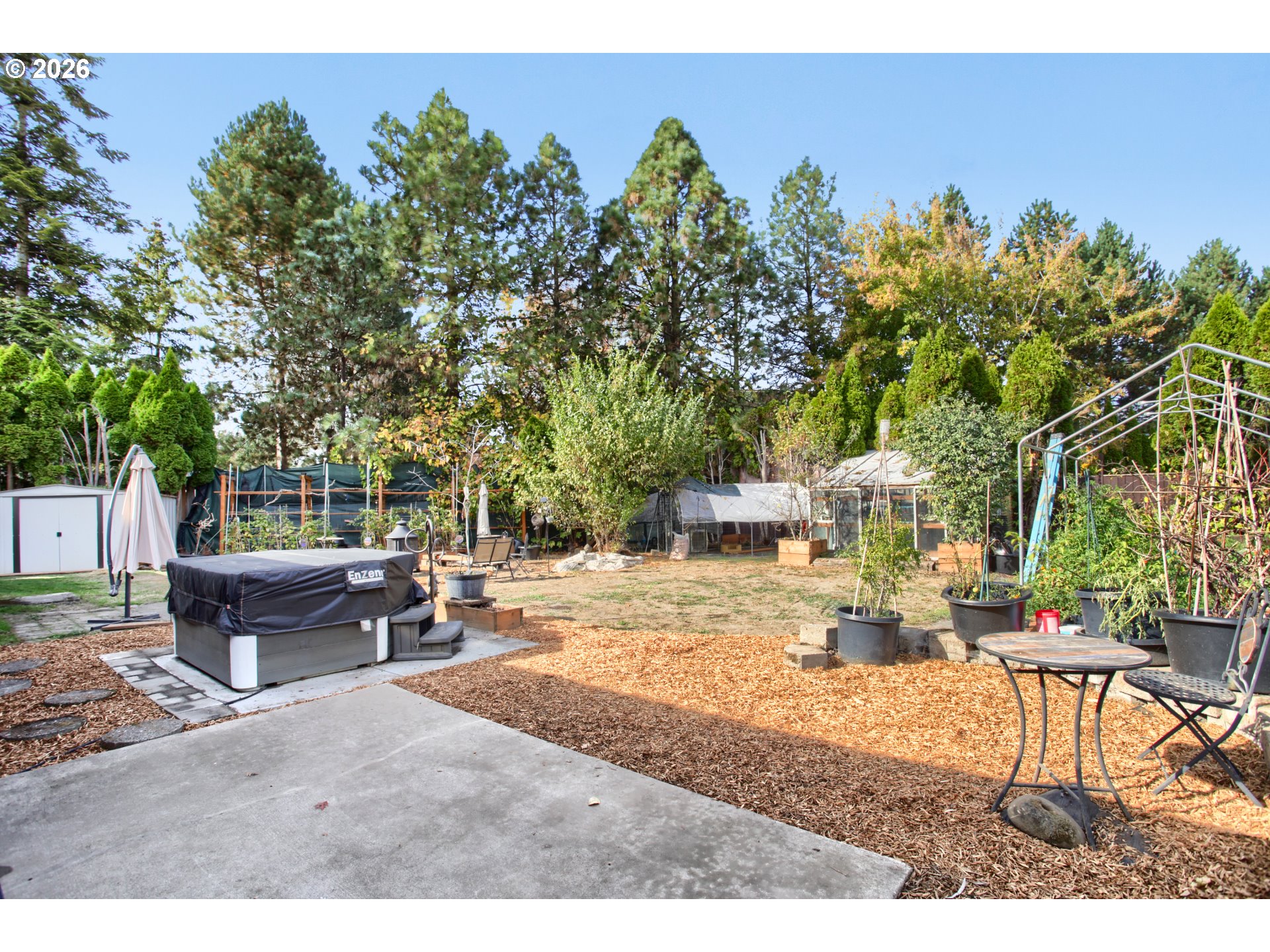 main property photo 23