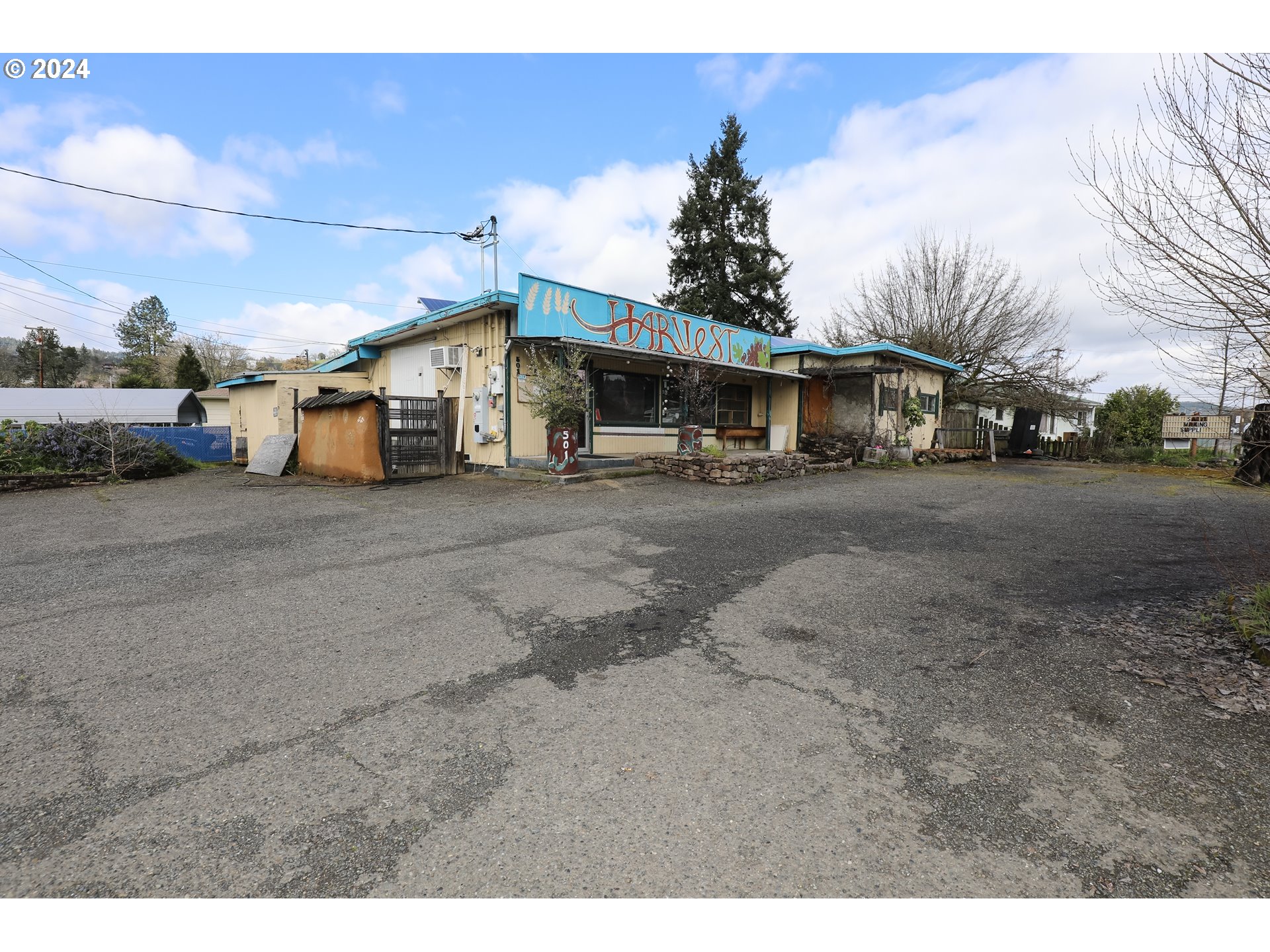 main property photo 31