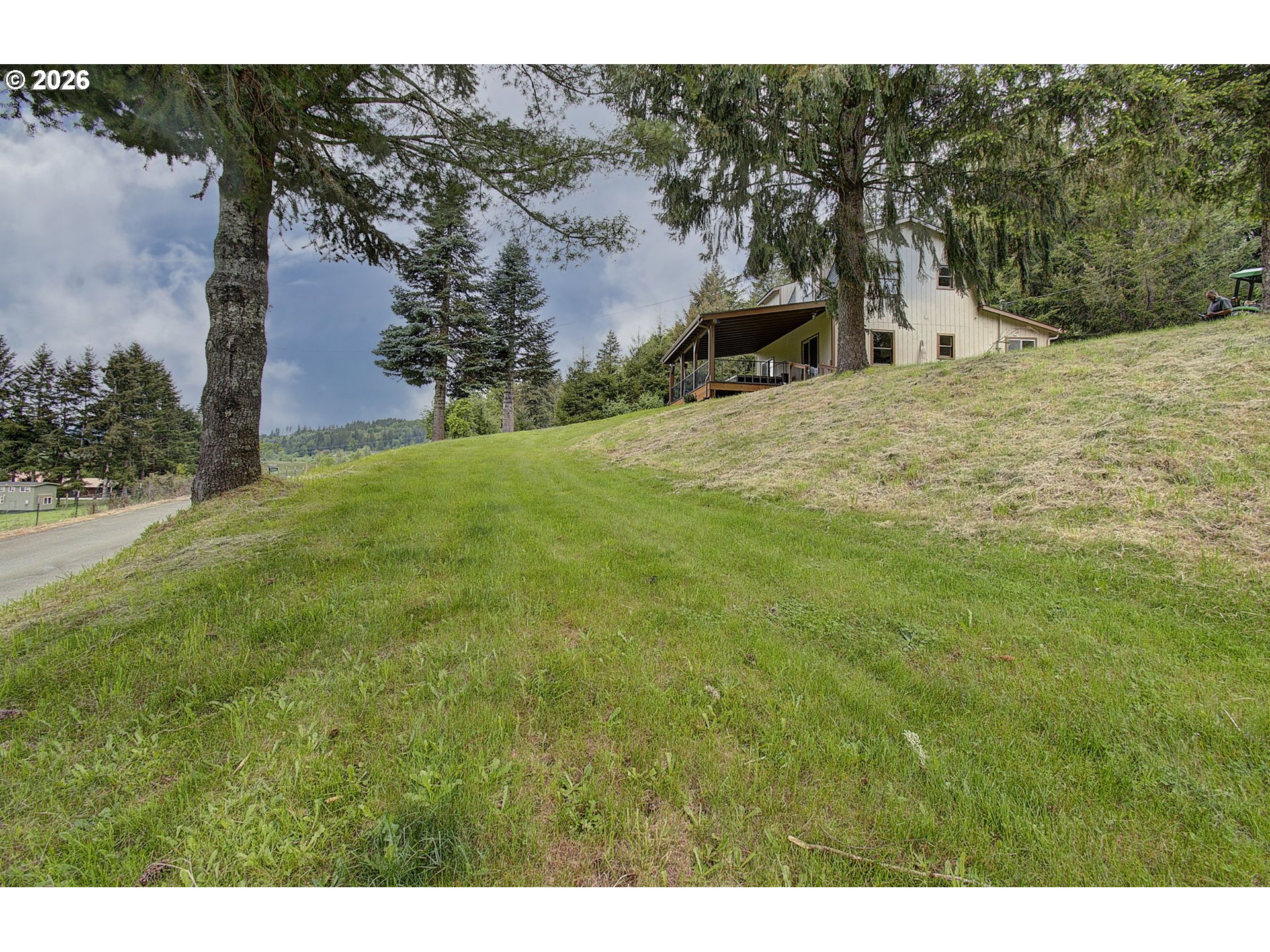 main property photo 35