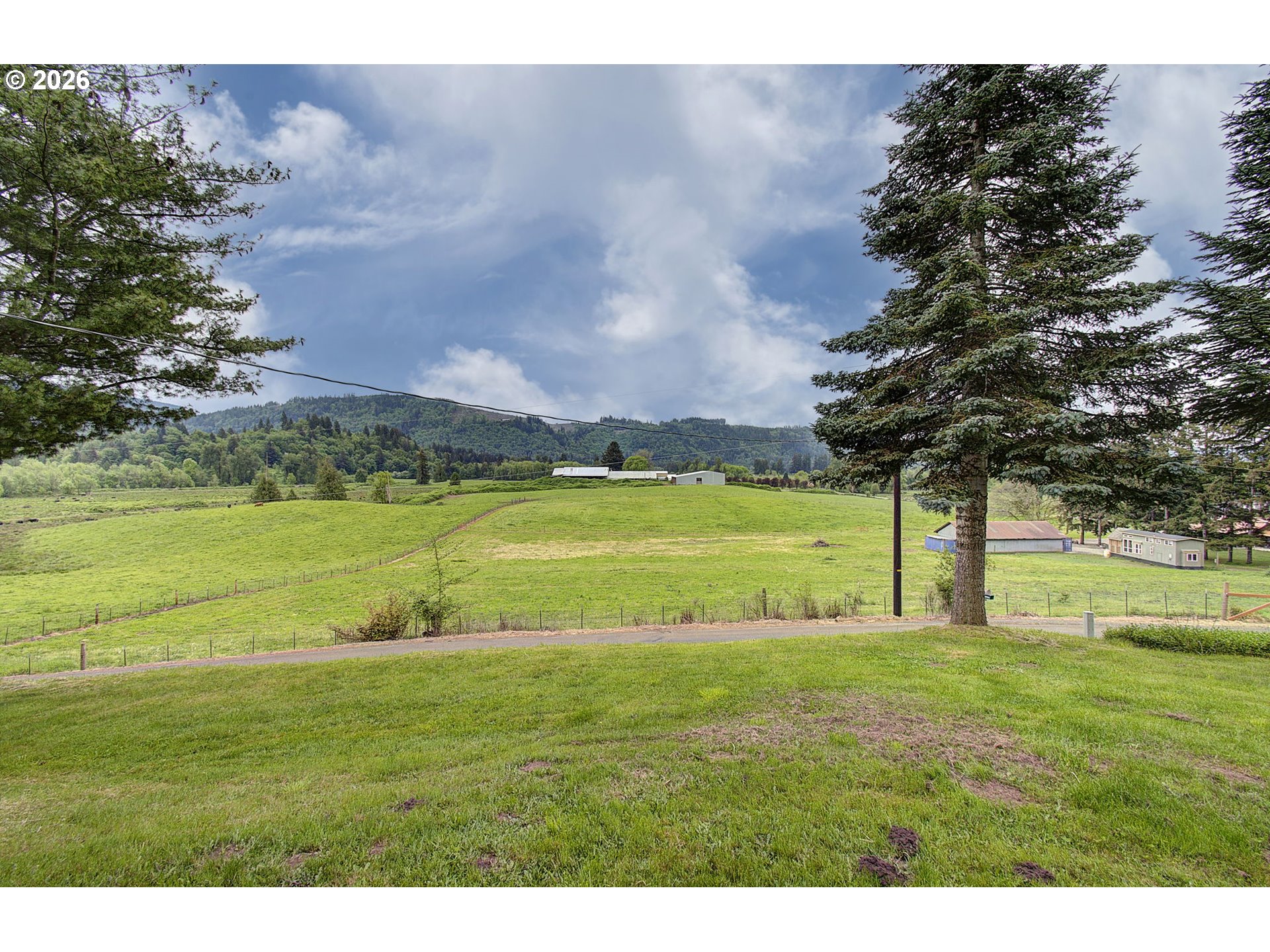 main property photo 40