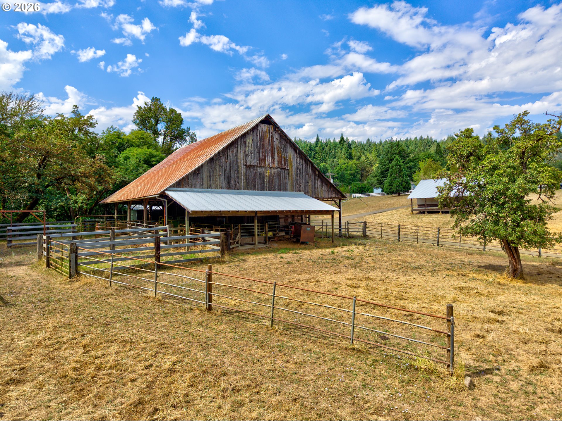 main property photo 14