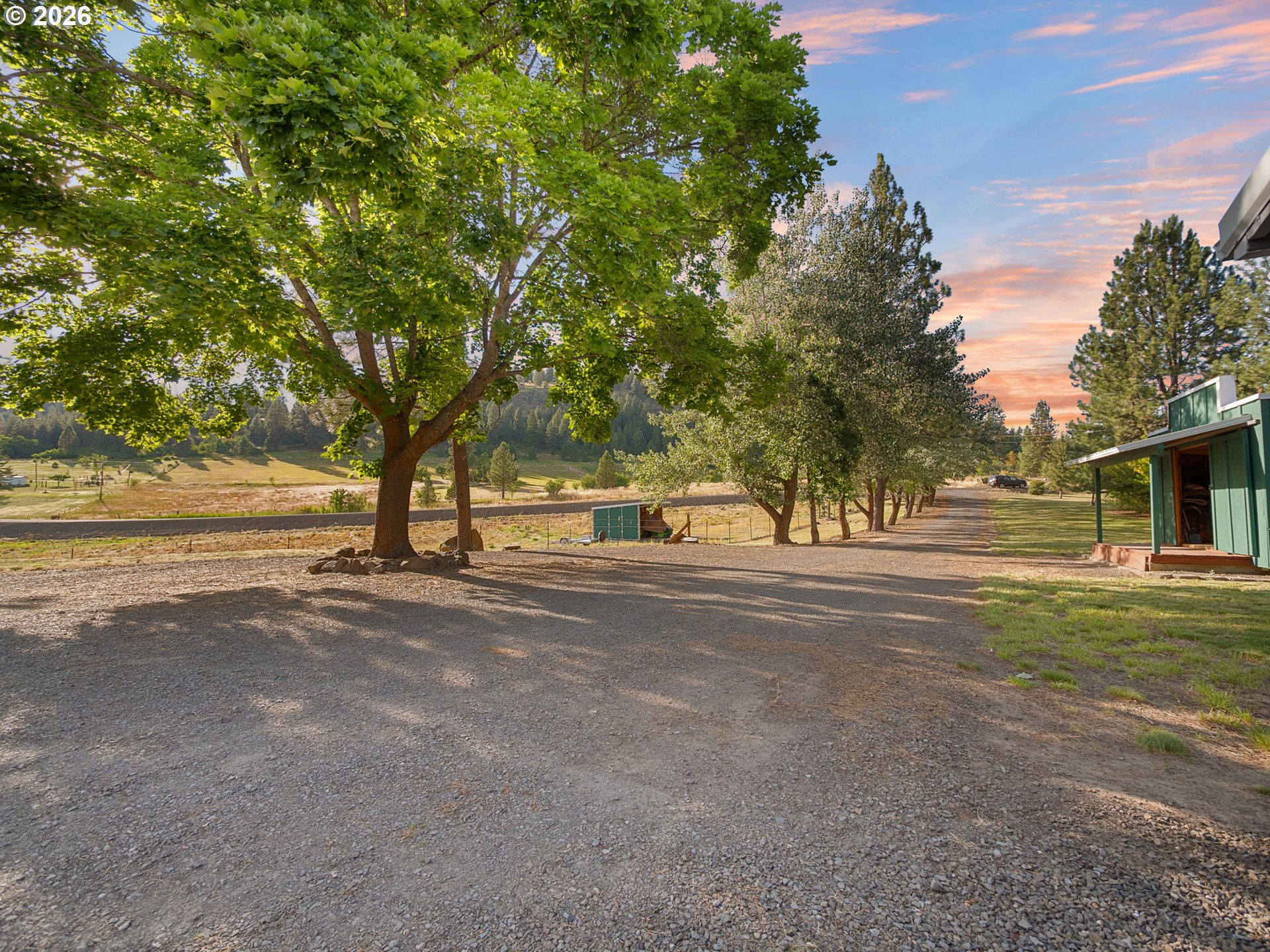 main property photo 28