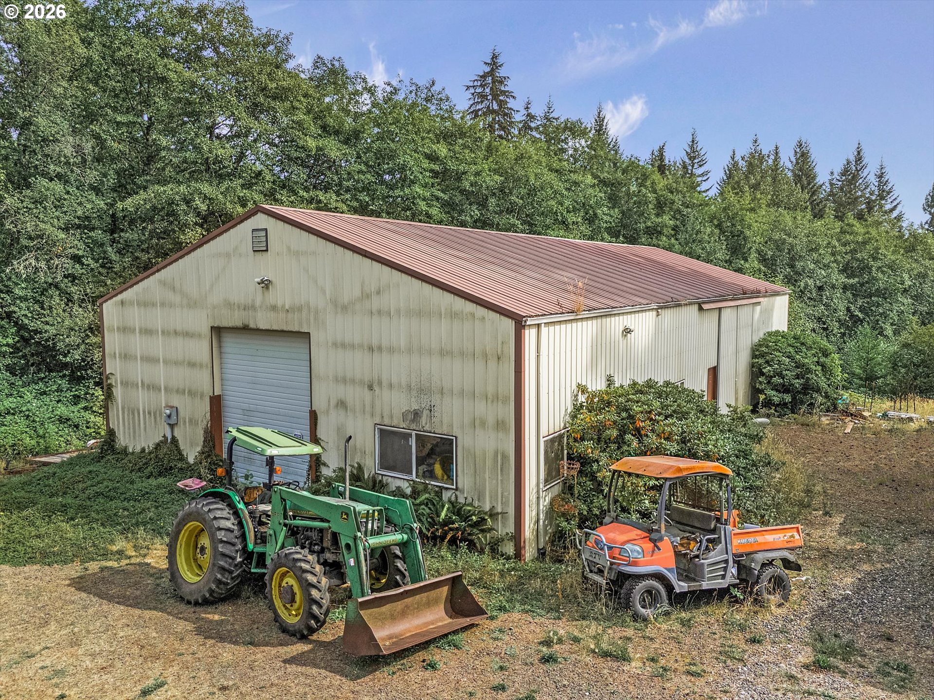 main property photo 40