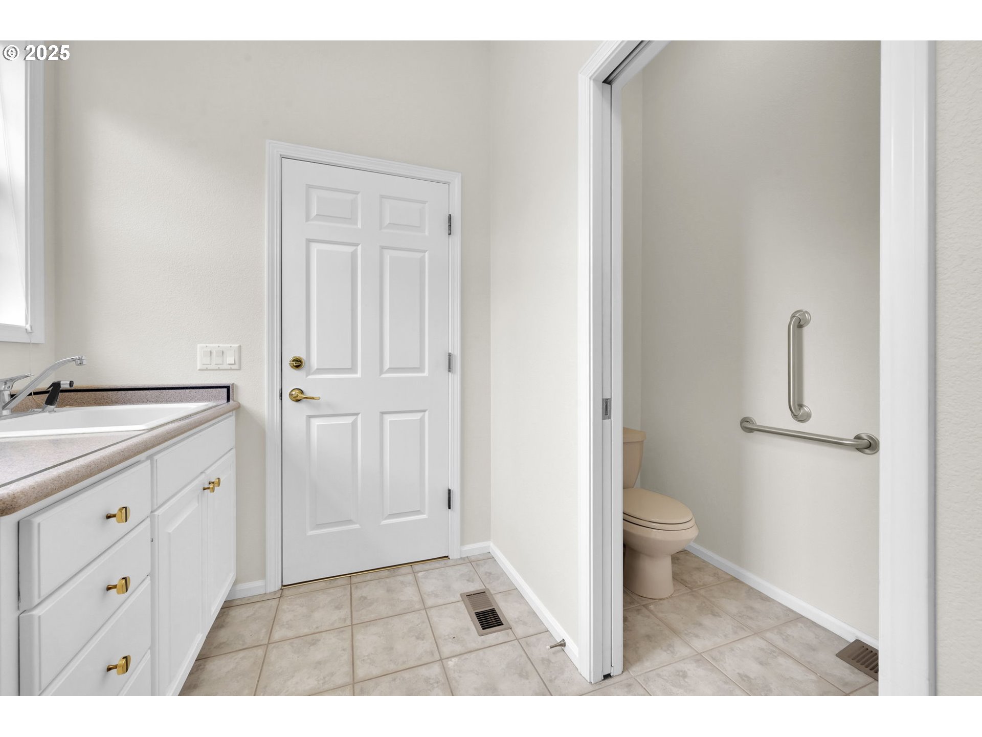 property viewer photo 27