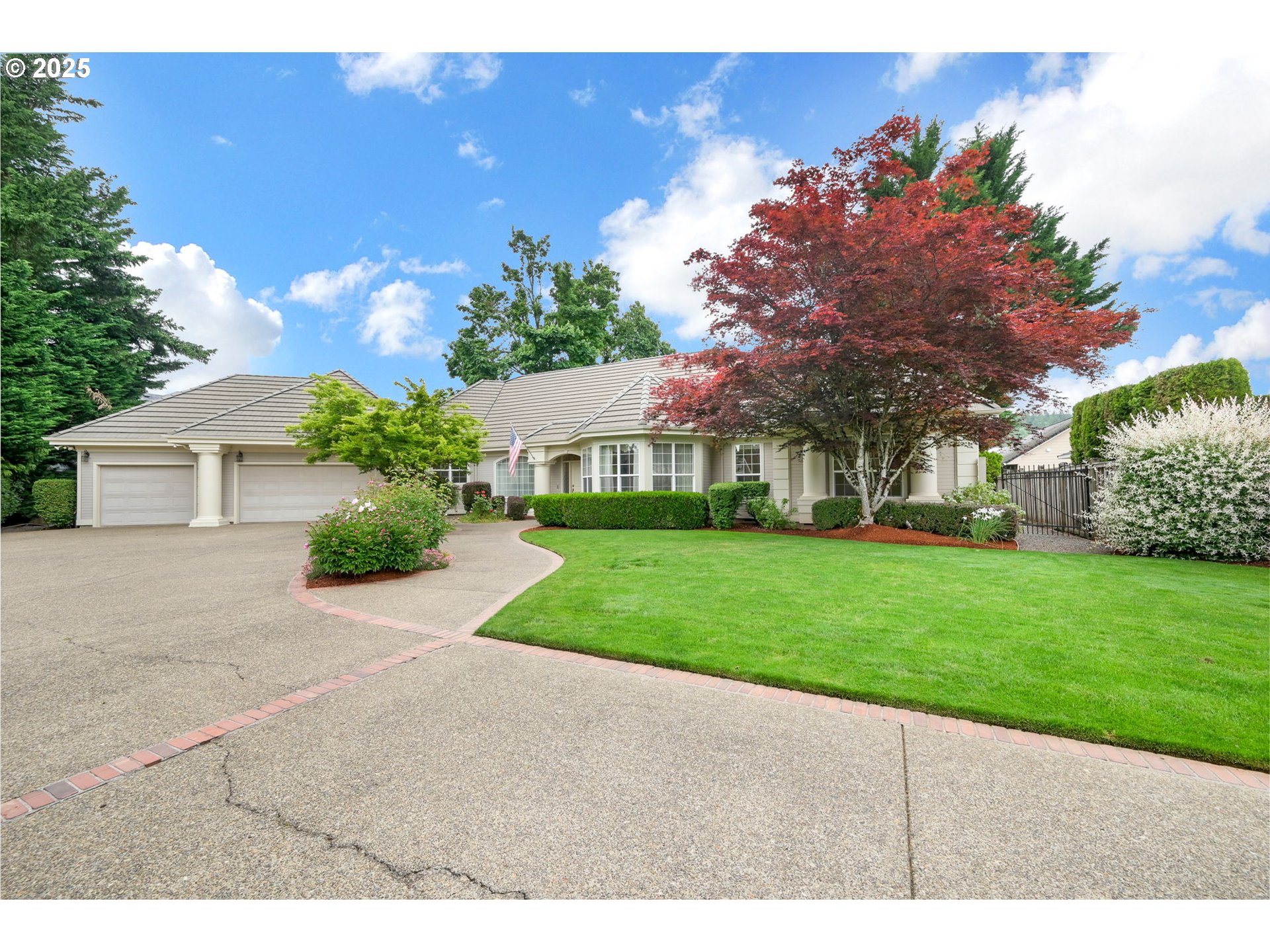property viewer photo 3