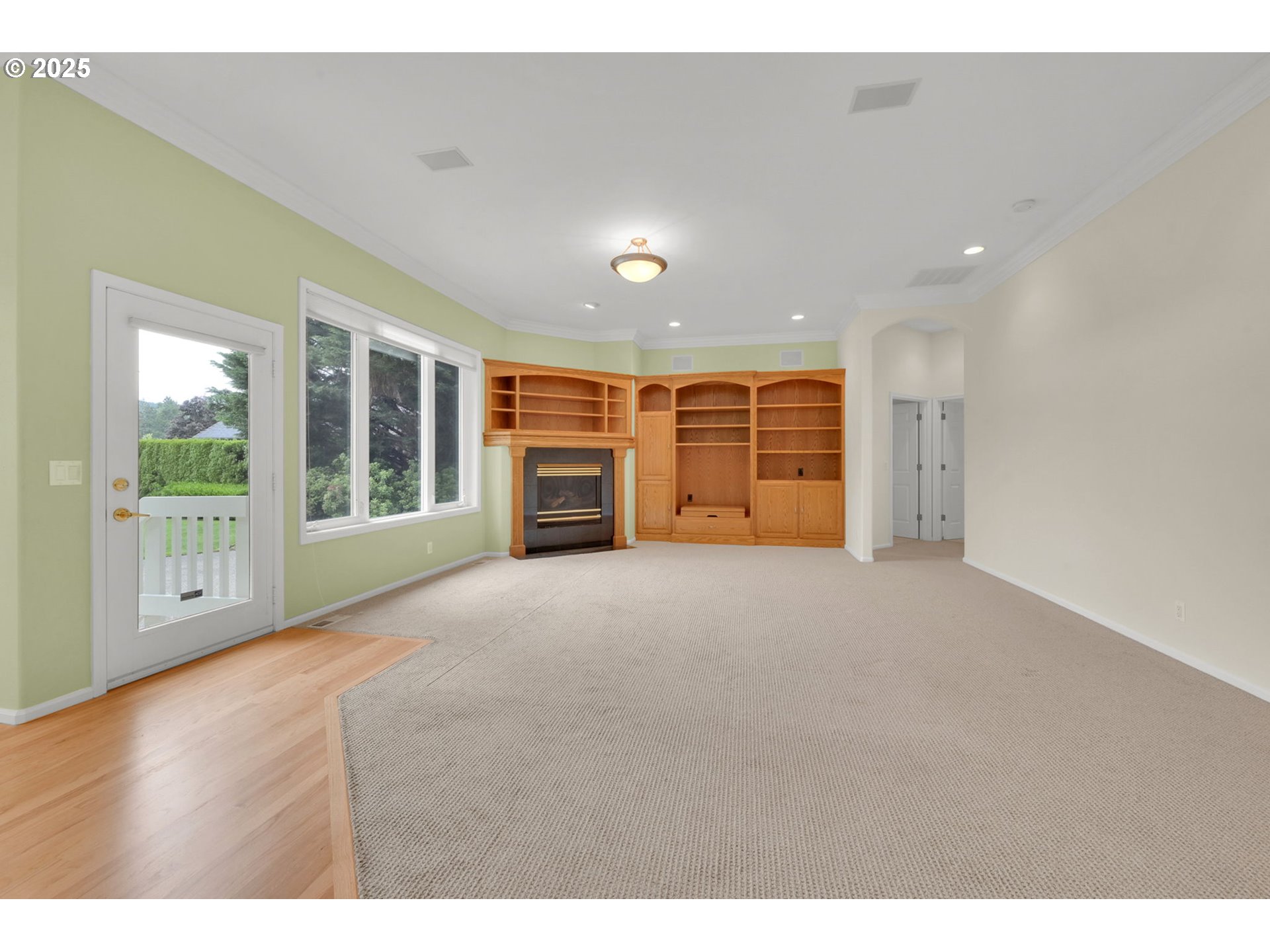 property viewer photo 9