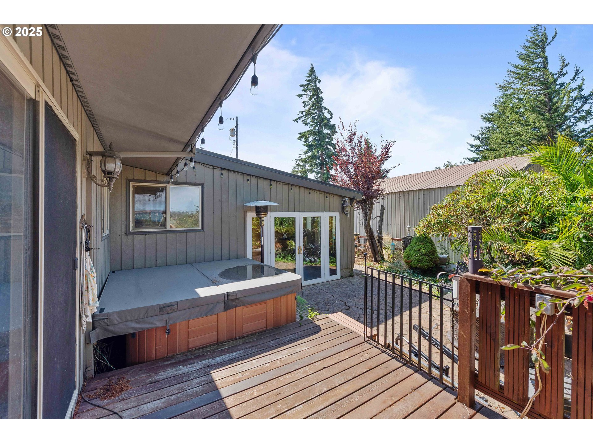 main property photo 23