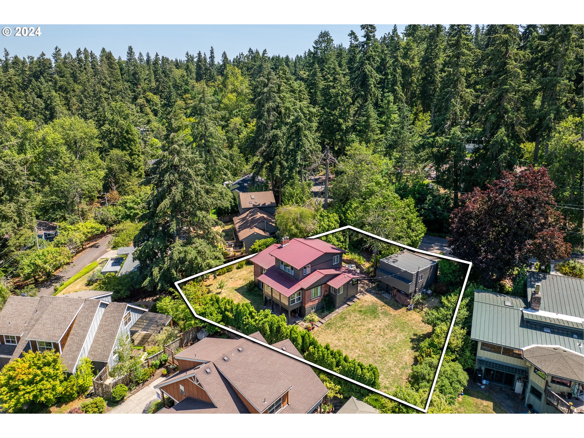 main property photo 40