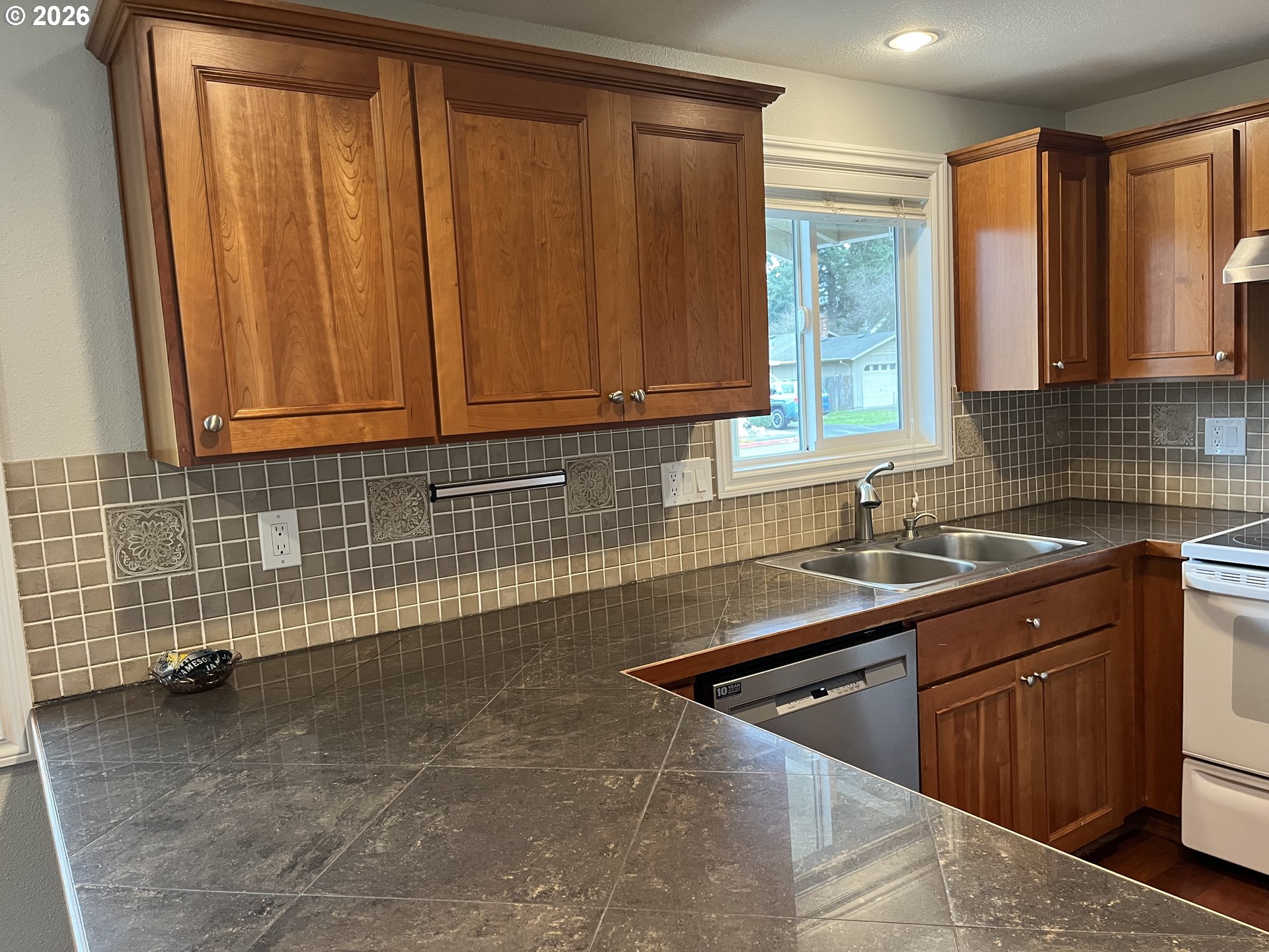 property viewer photo 3