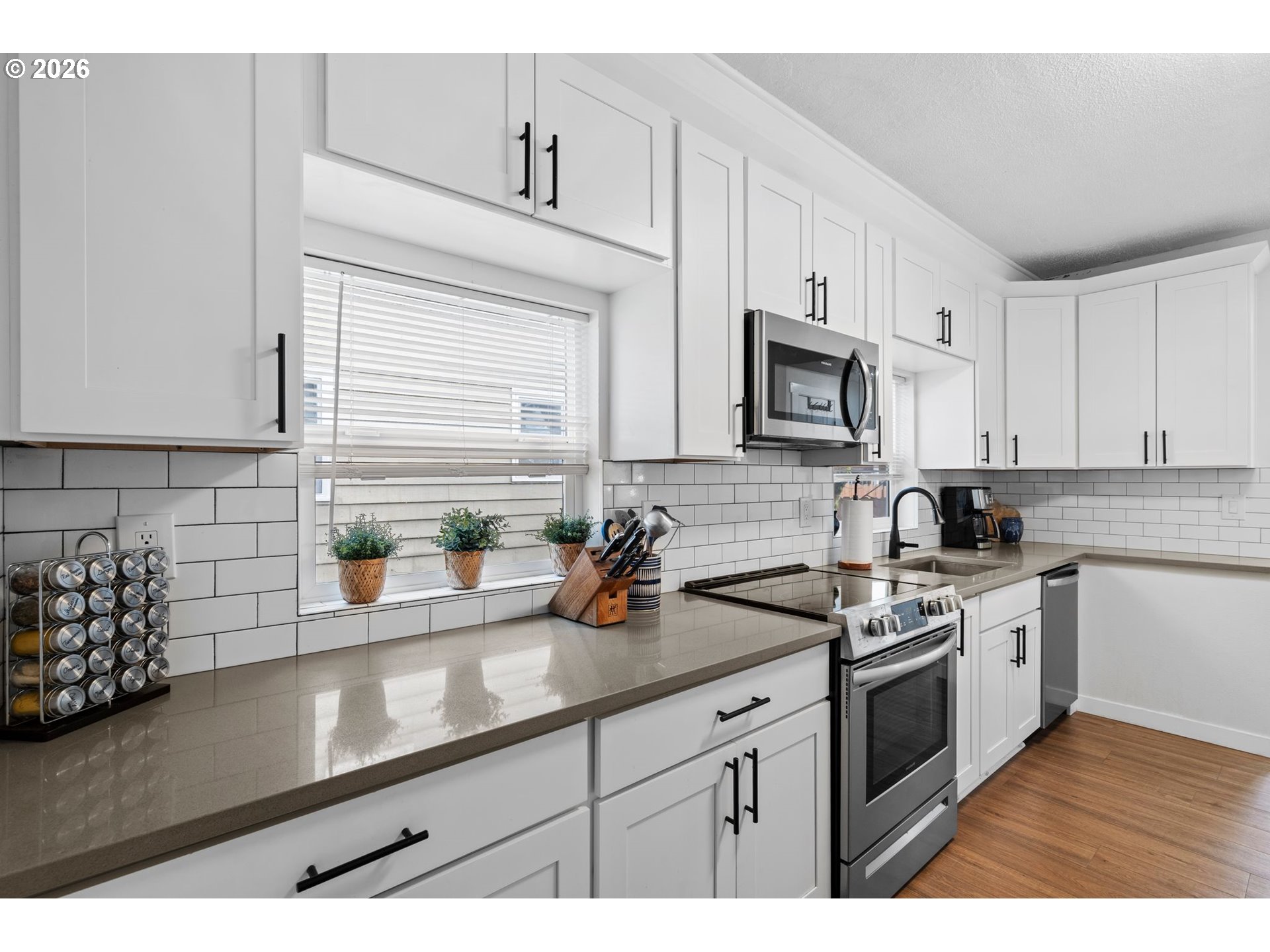 property viewer photo 12