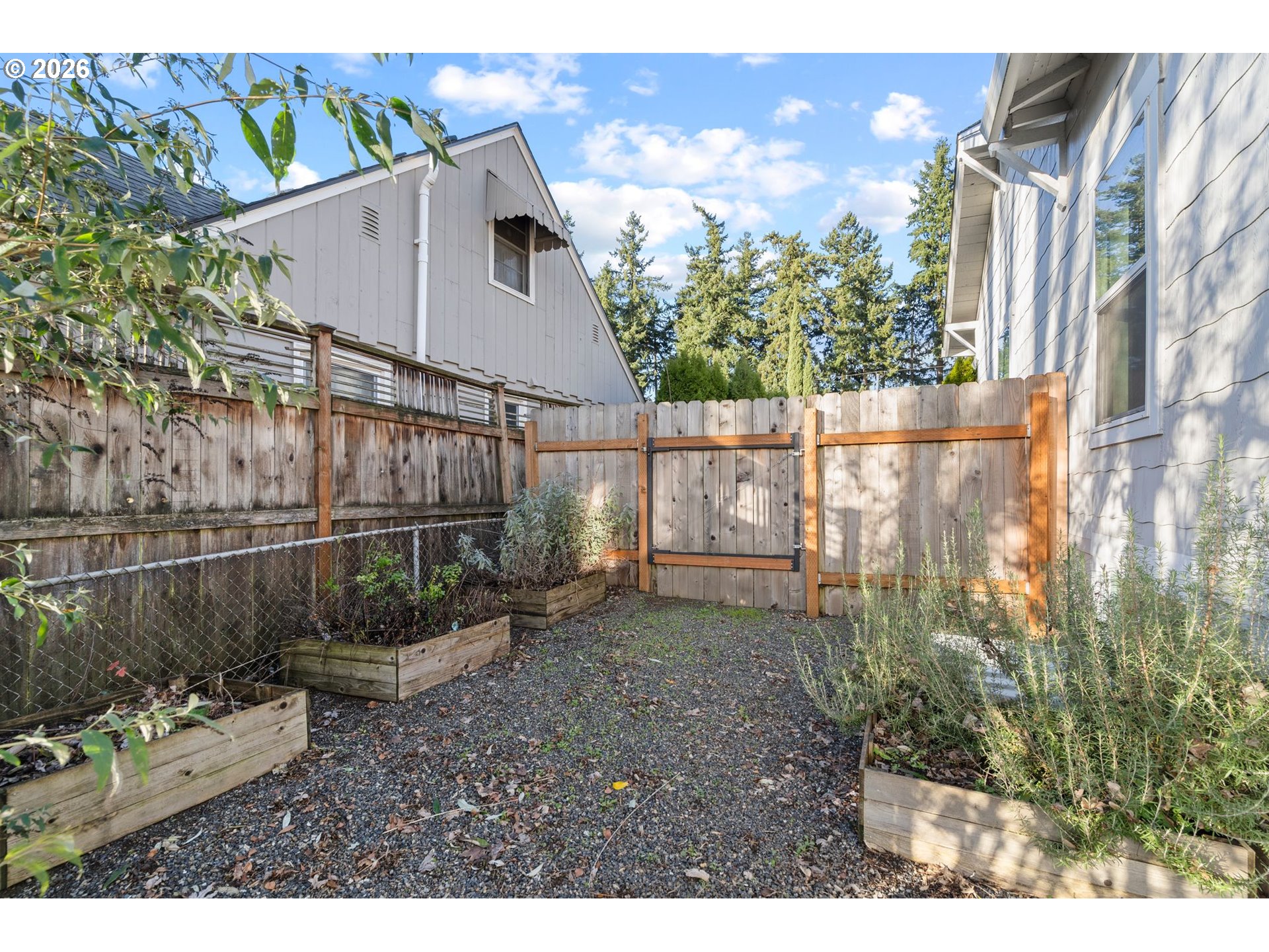 property viewer photo 37