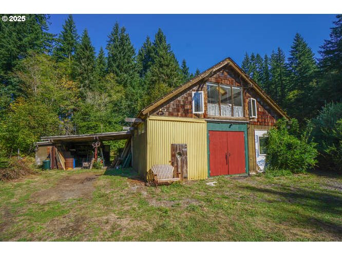 main property photo 28