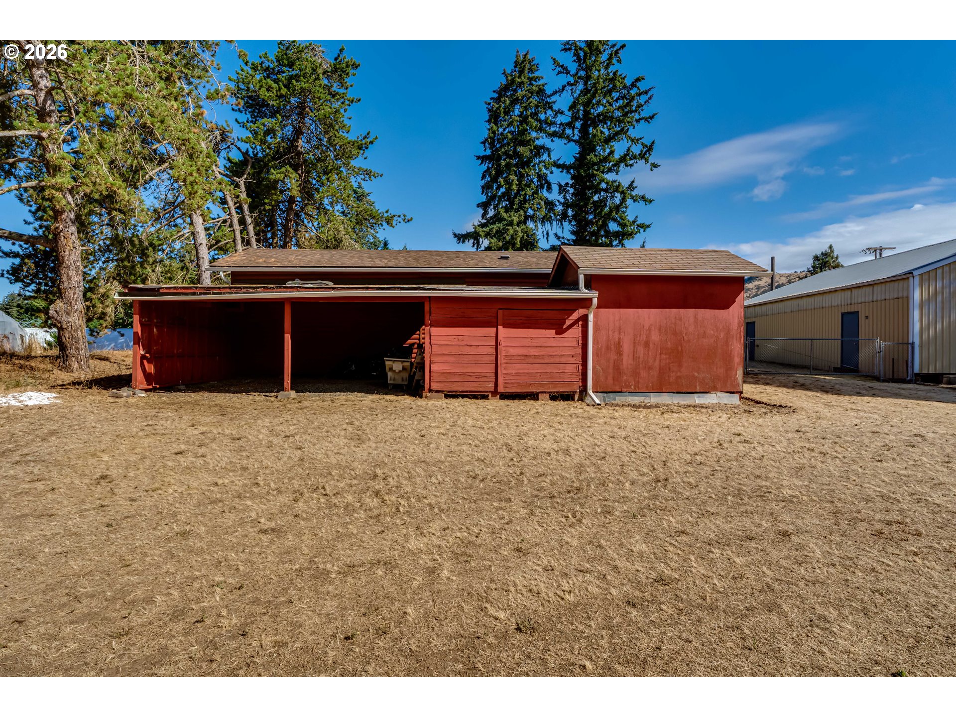 main property photo 30