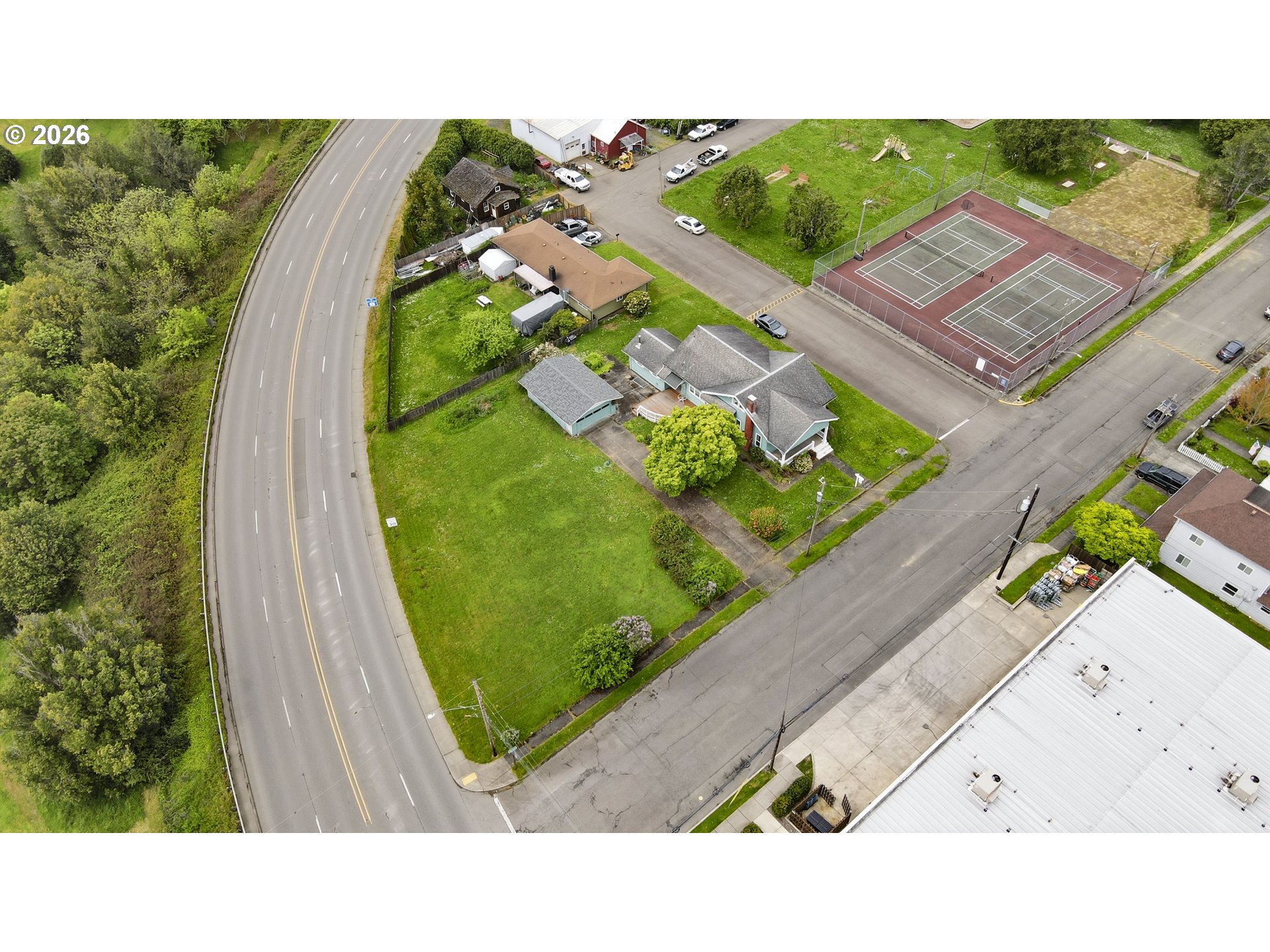 main property photo 4