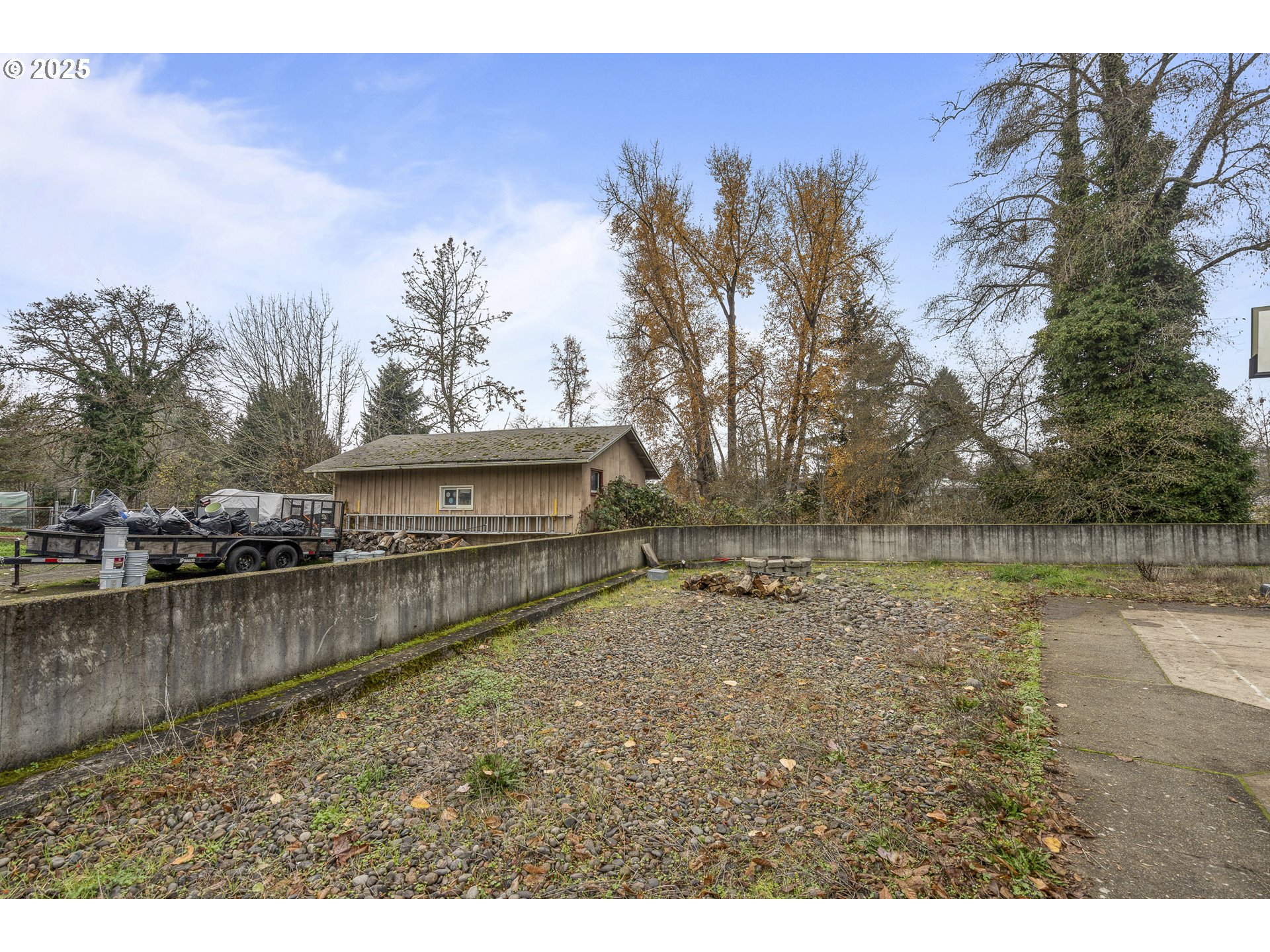 property viewer photo 3