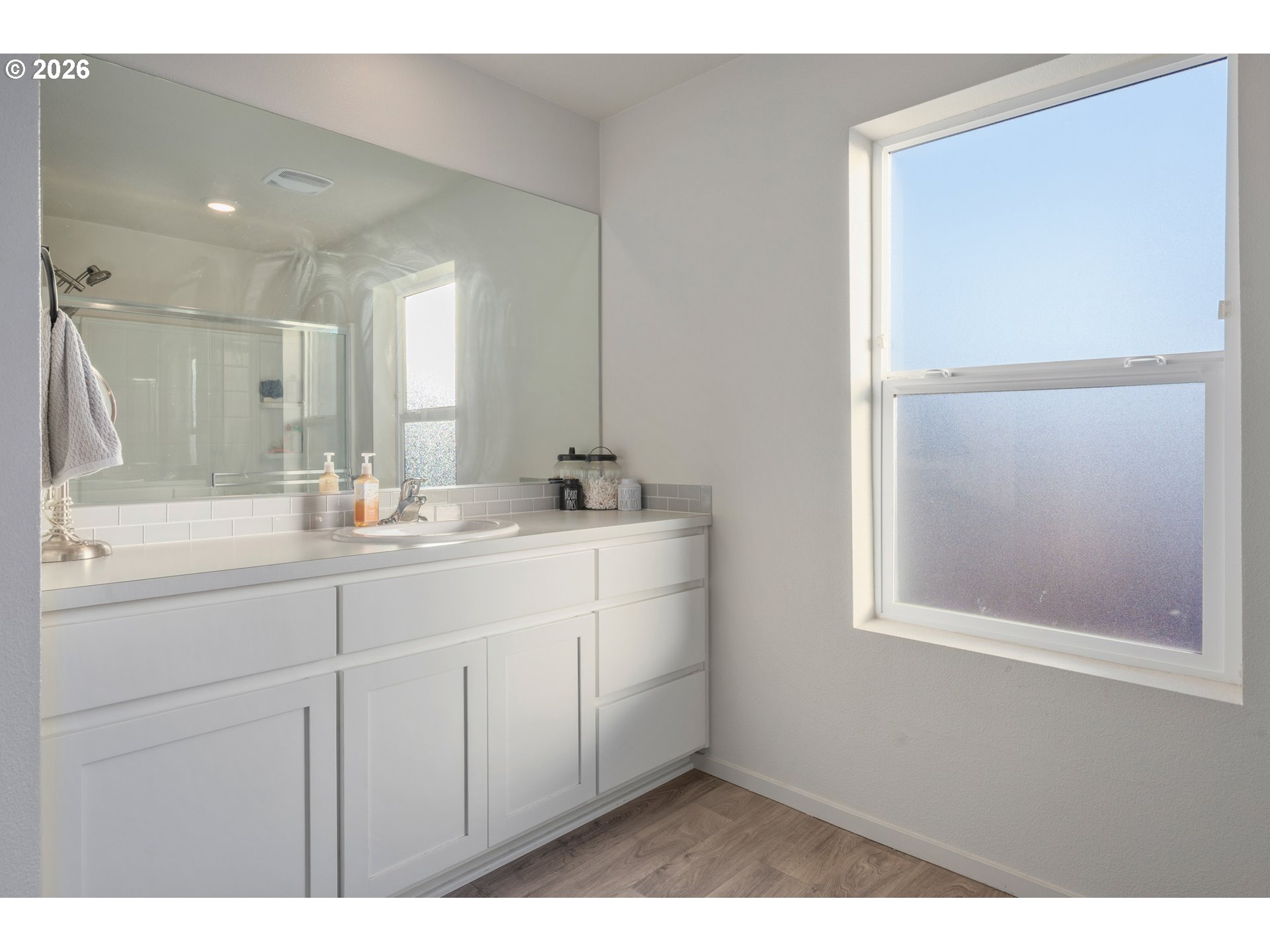 property viewer photo 23