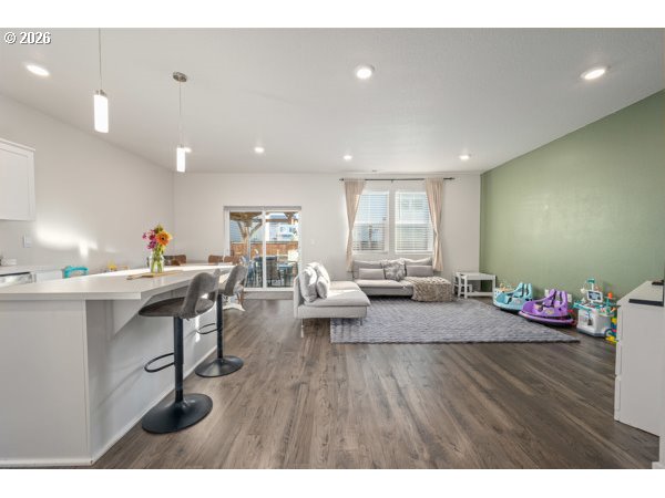 property viewer photo 7