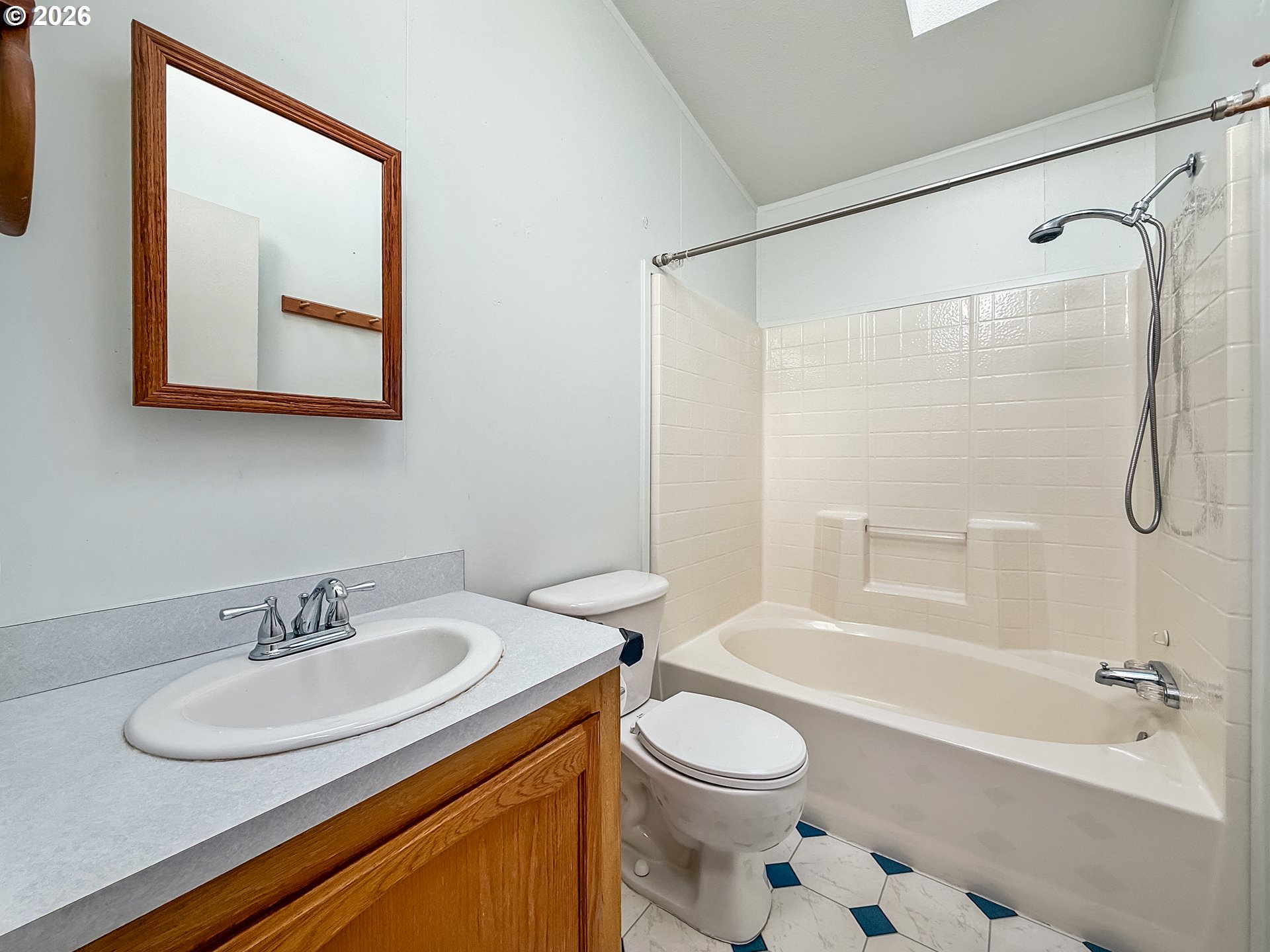 main property photo 25