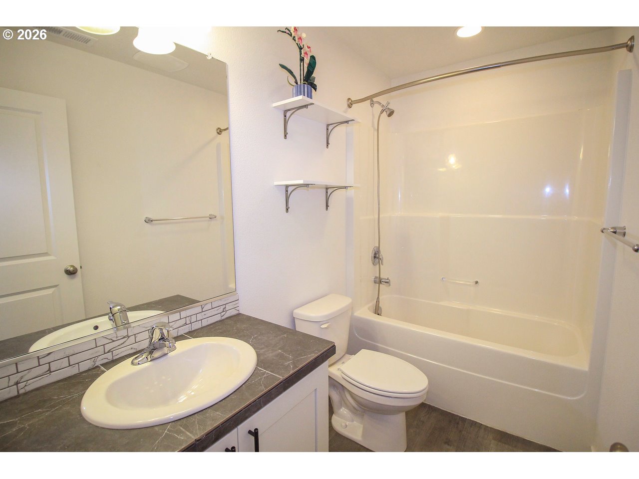 property viewer photo 17