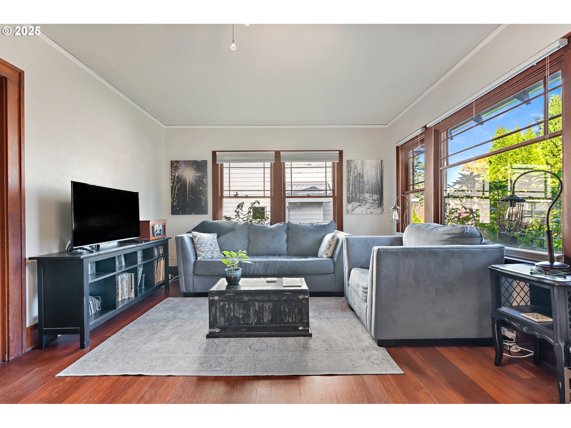 property viewer photo 2