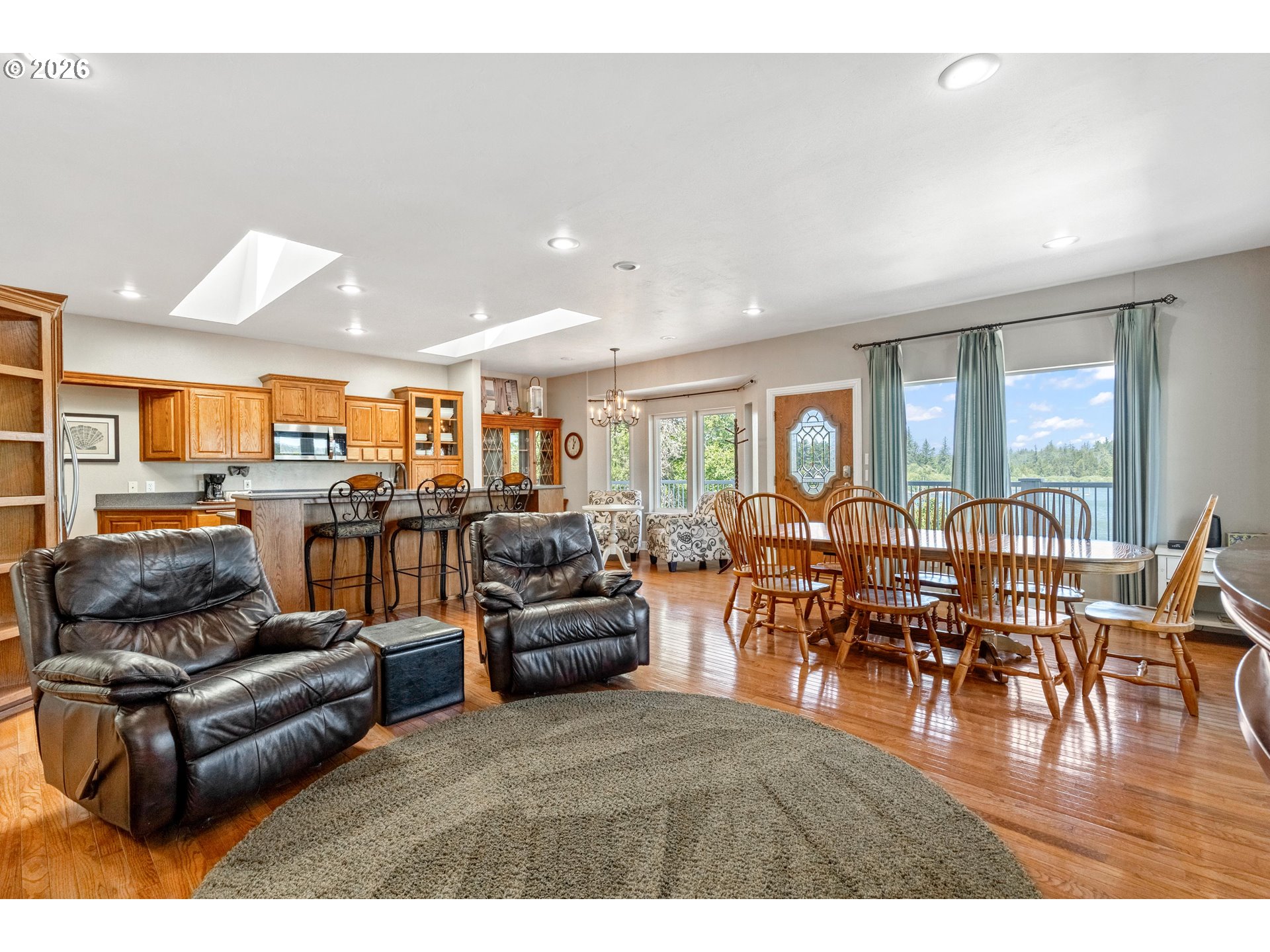 main property photo 7