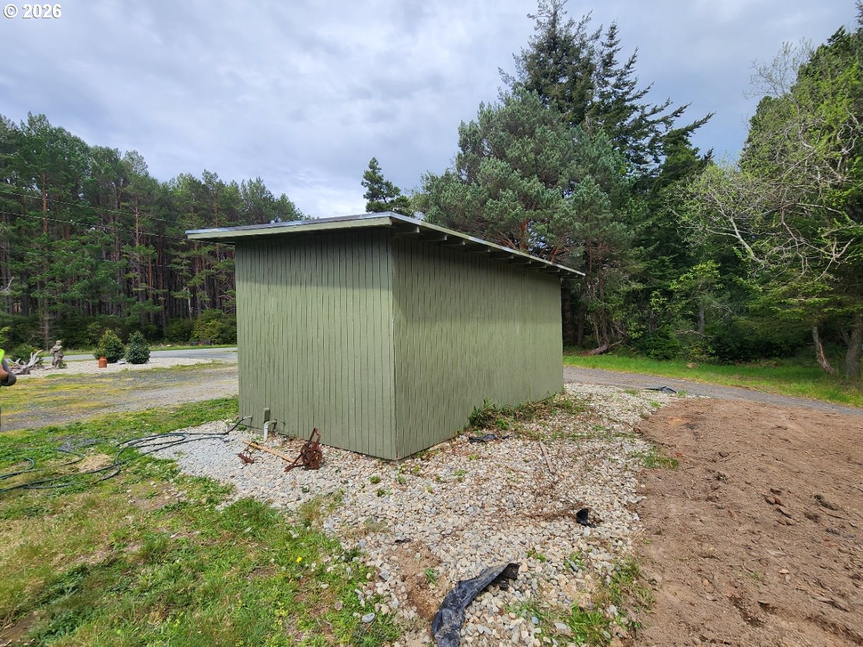 main property photo 40