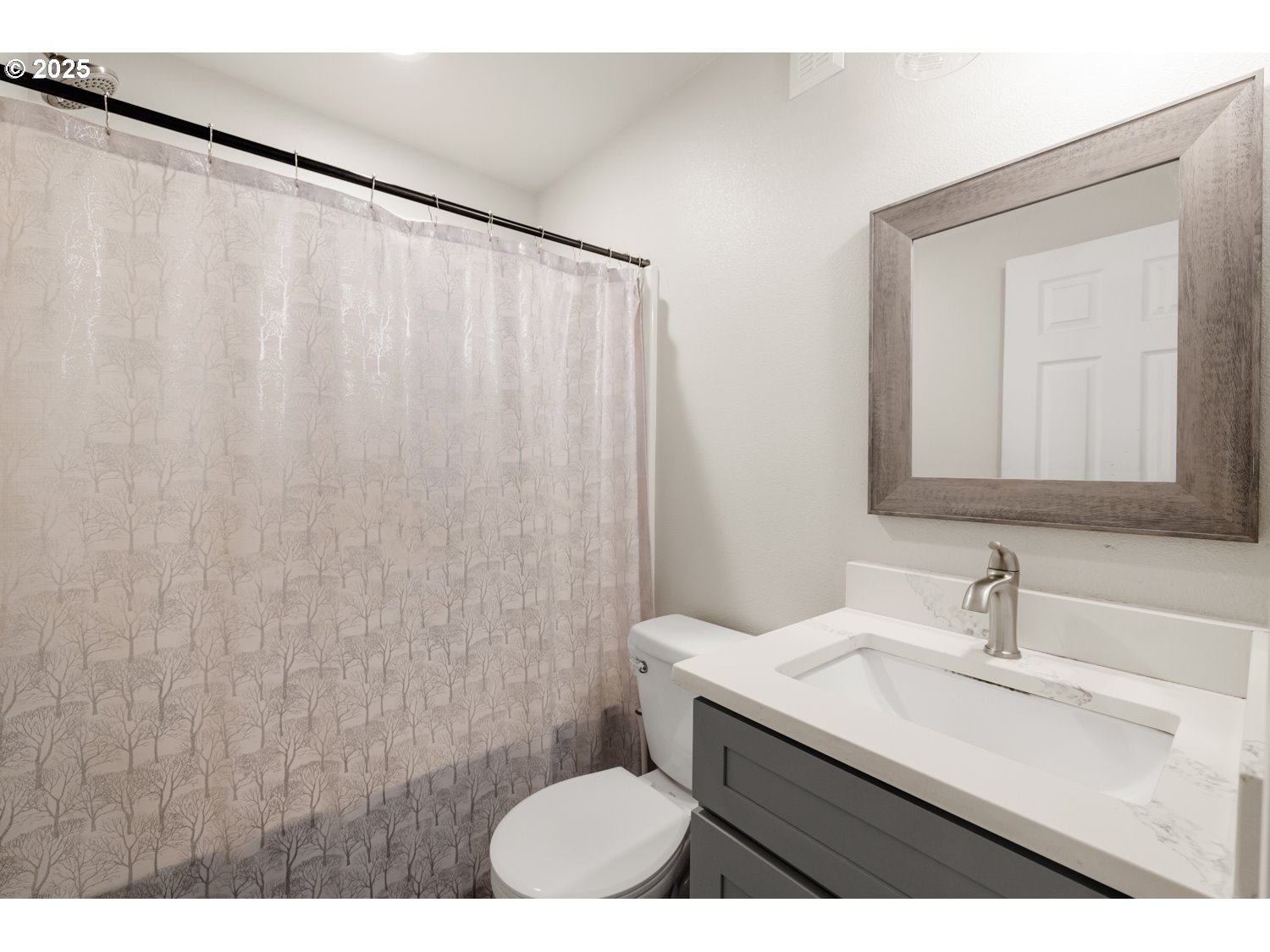 property viewer photo 14