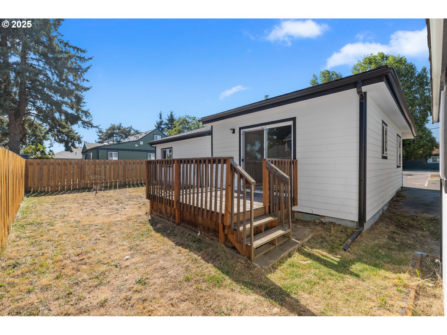 property viewer photo 18