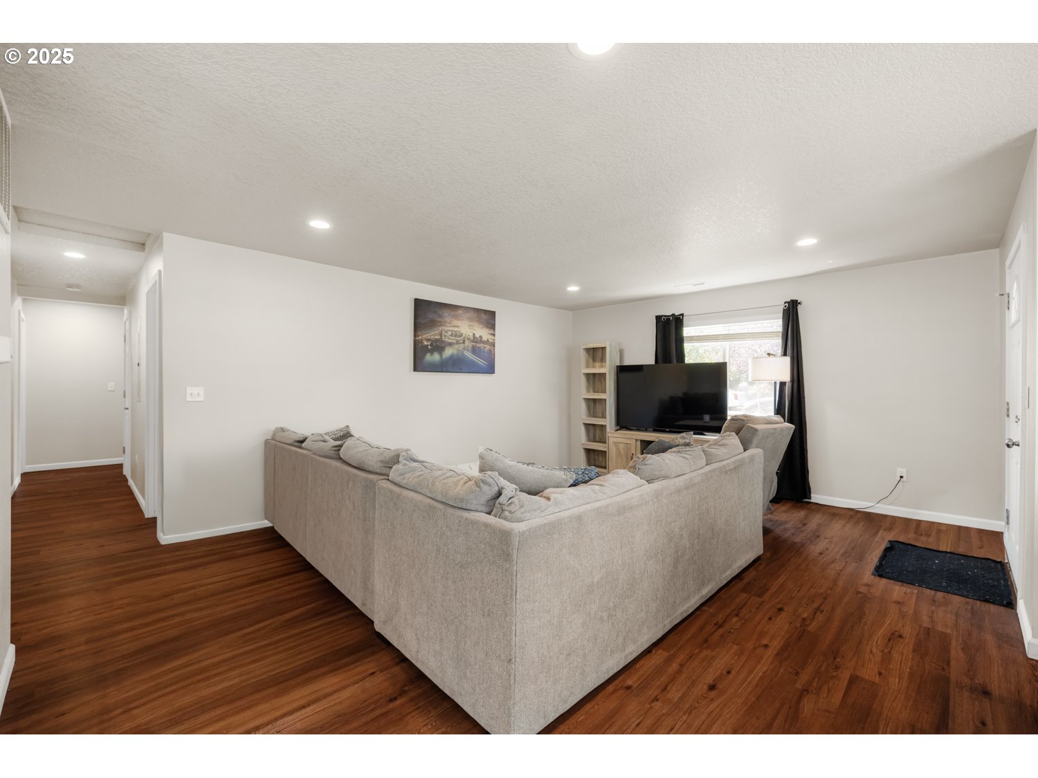 property viewer photo 2