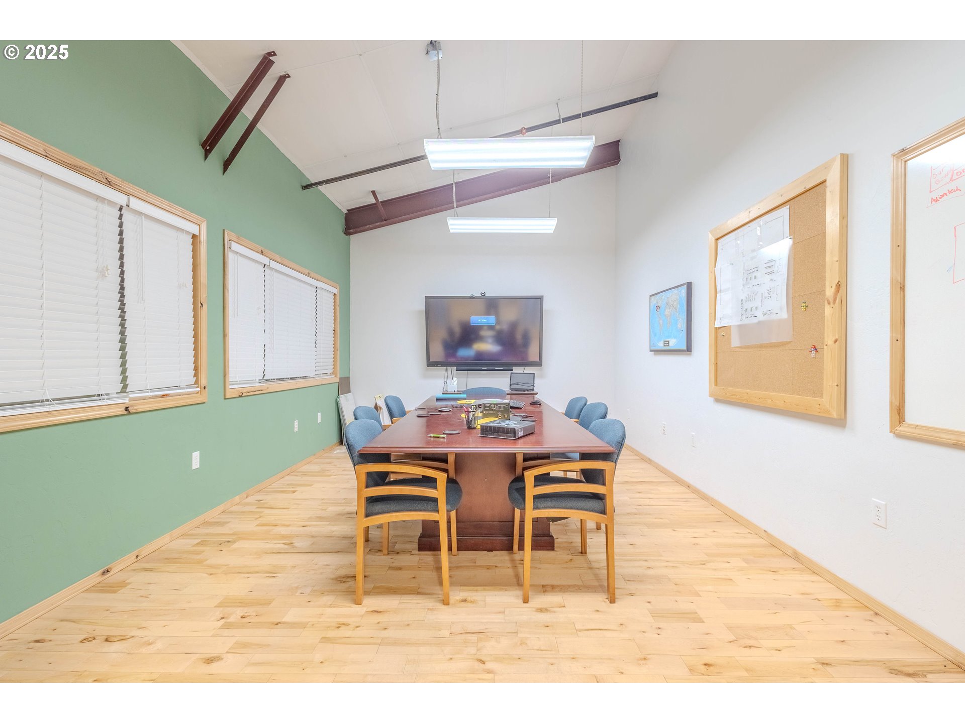 main property photo 12