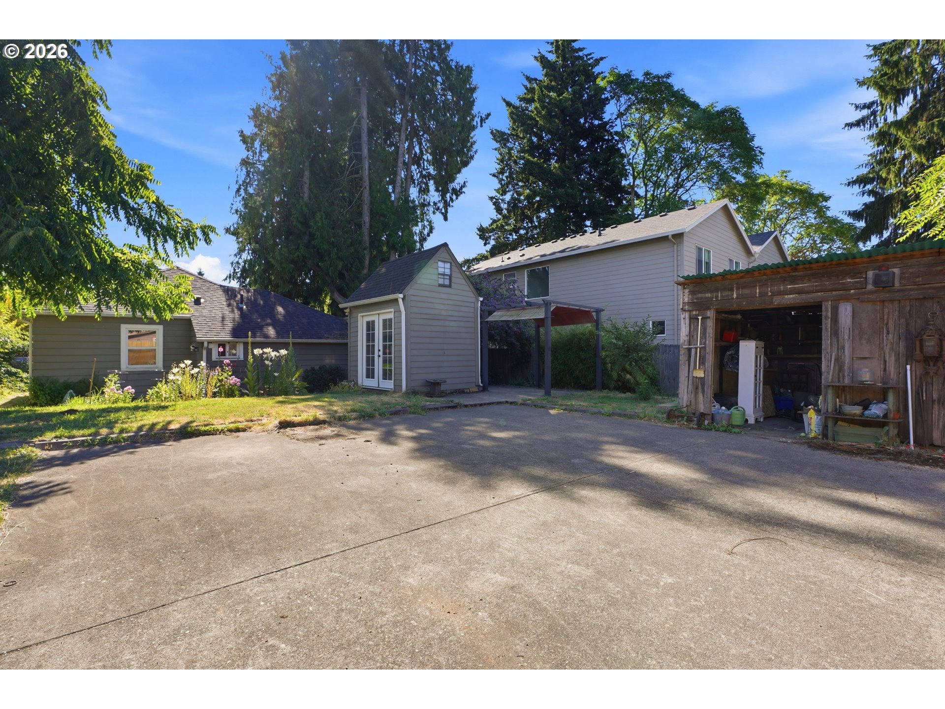 main property photo 26