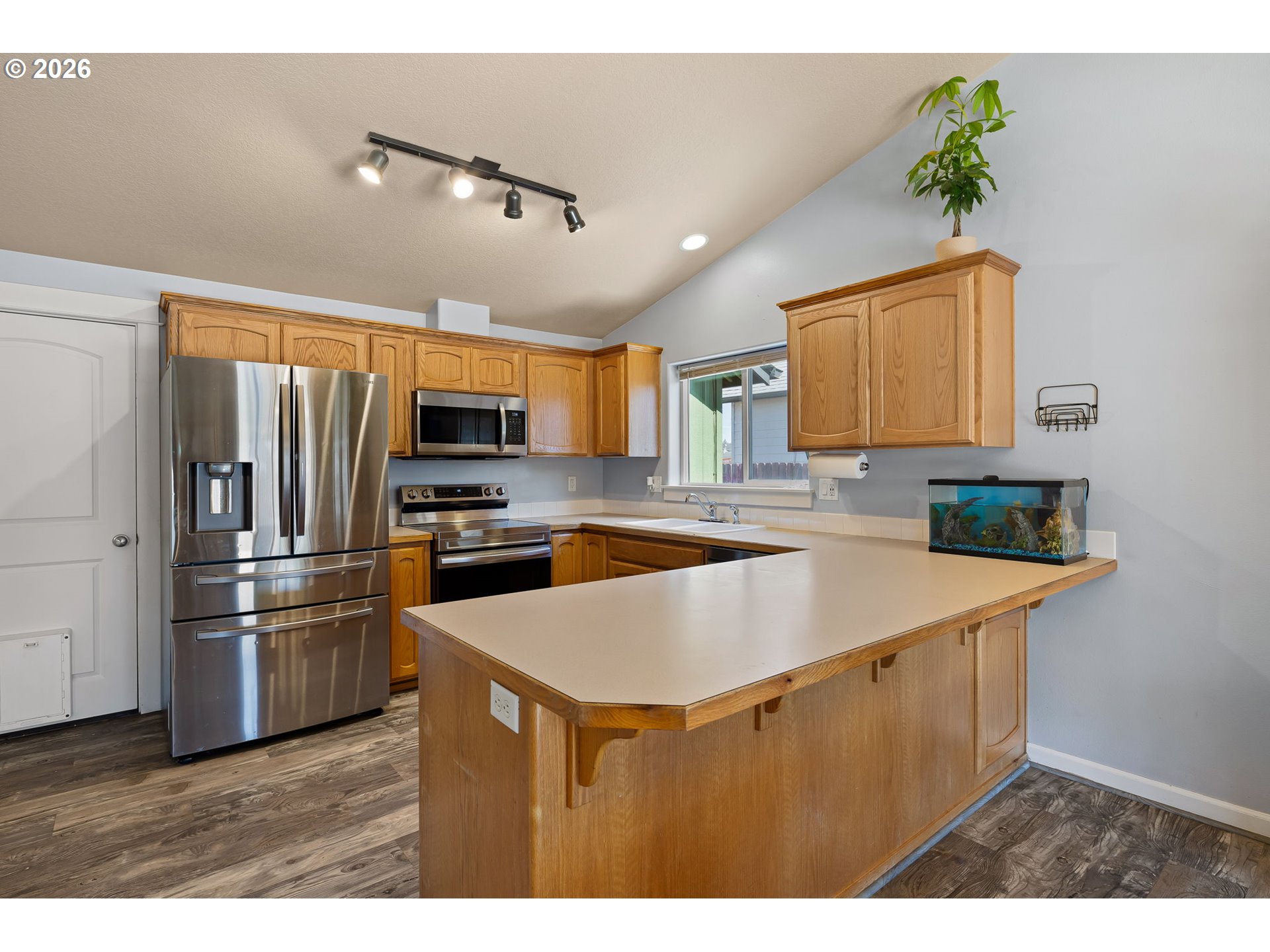 main property photo 17