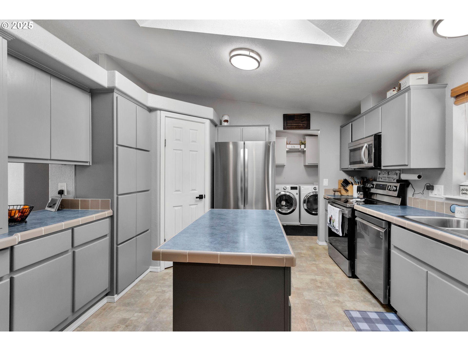 property viewer photo 10