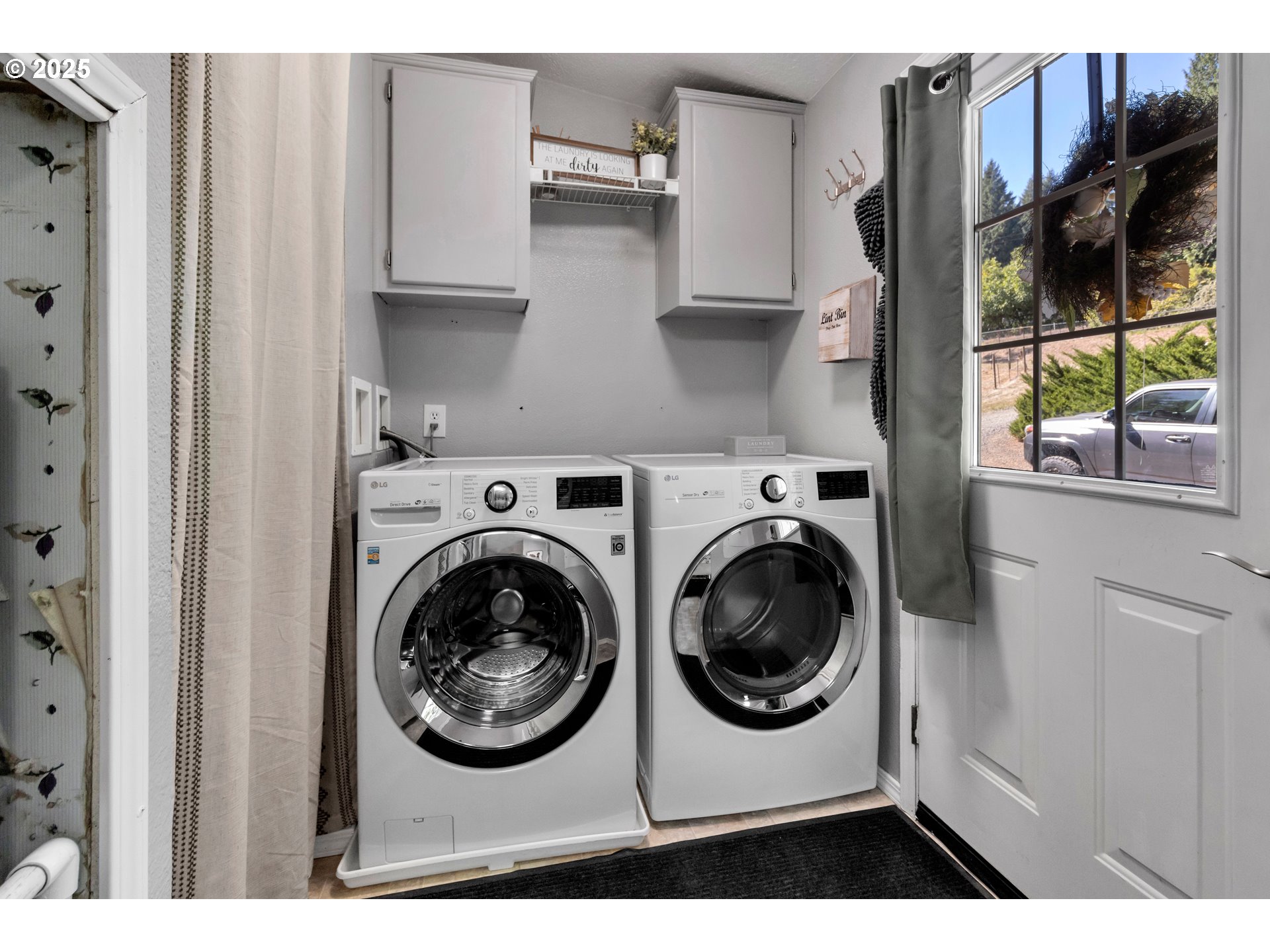 property viewer photo 11