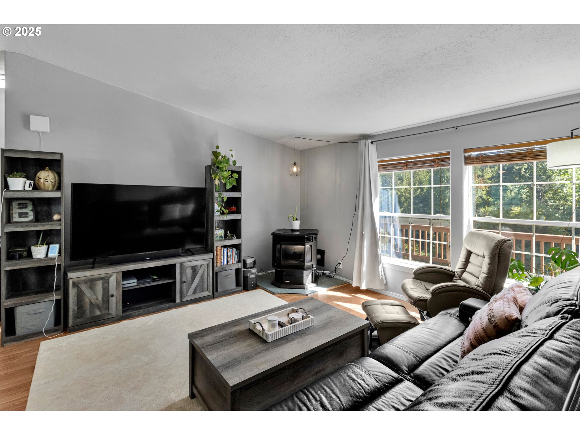 property viewer photo 4