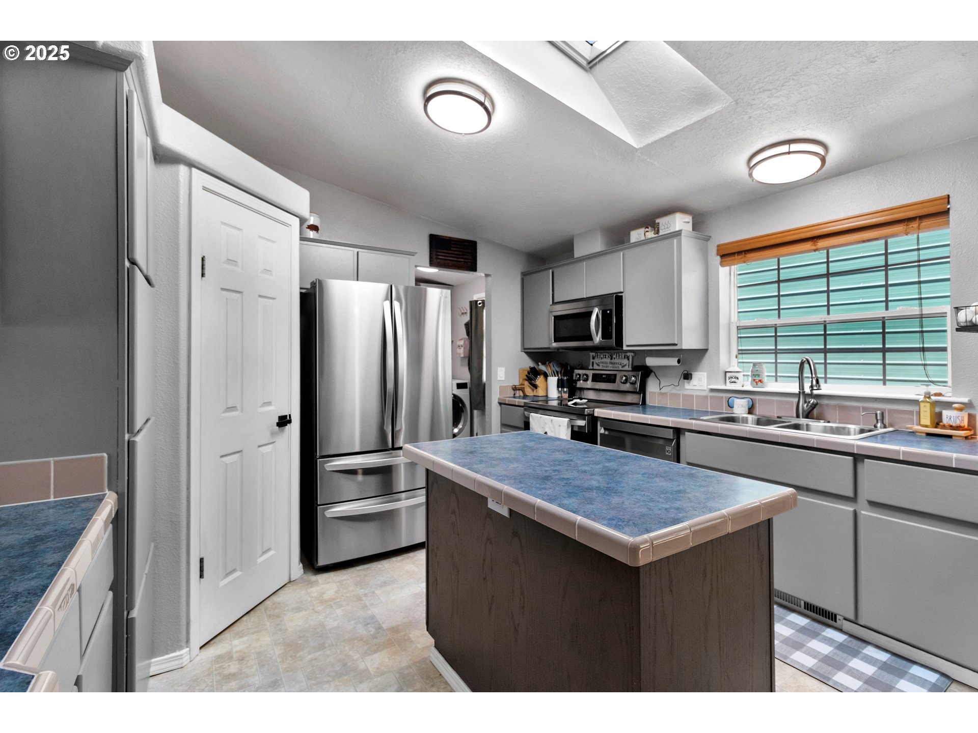 property viewer photo 7