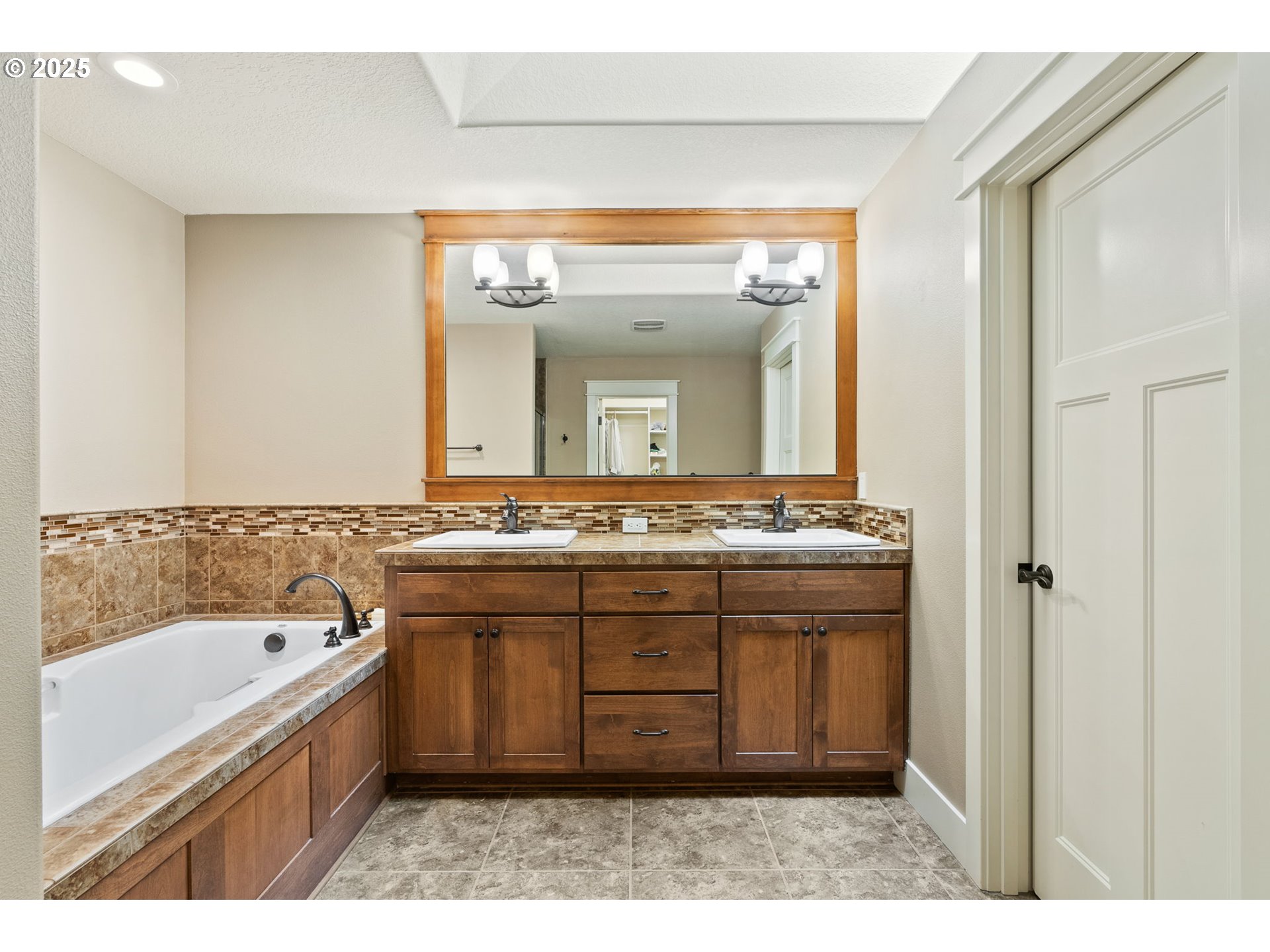 property viewer photo 12