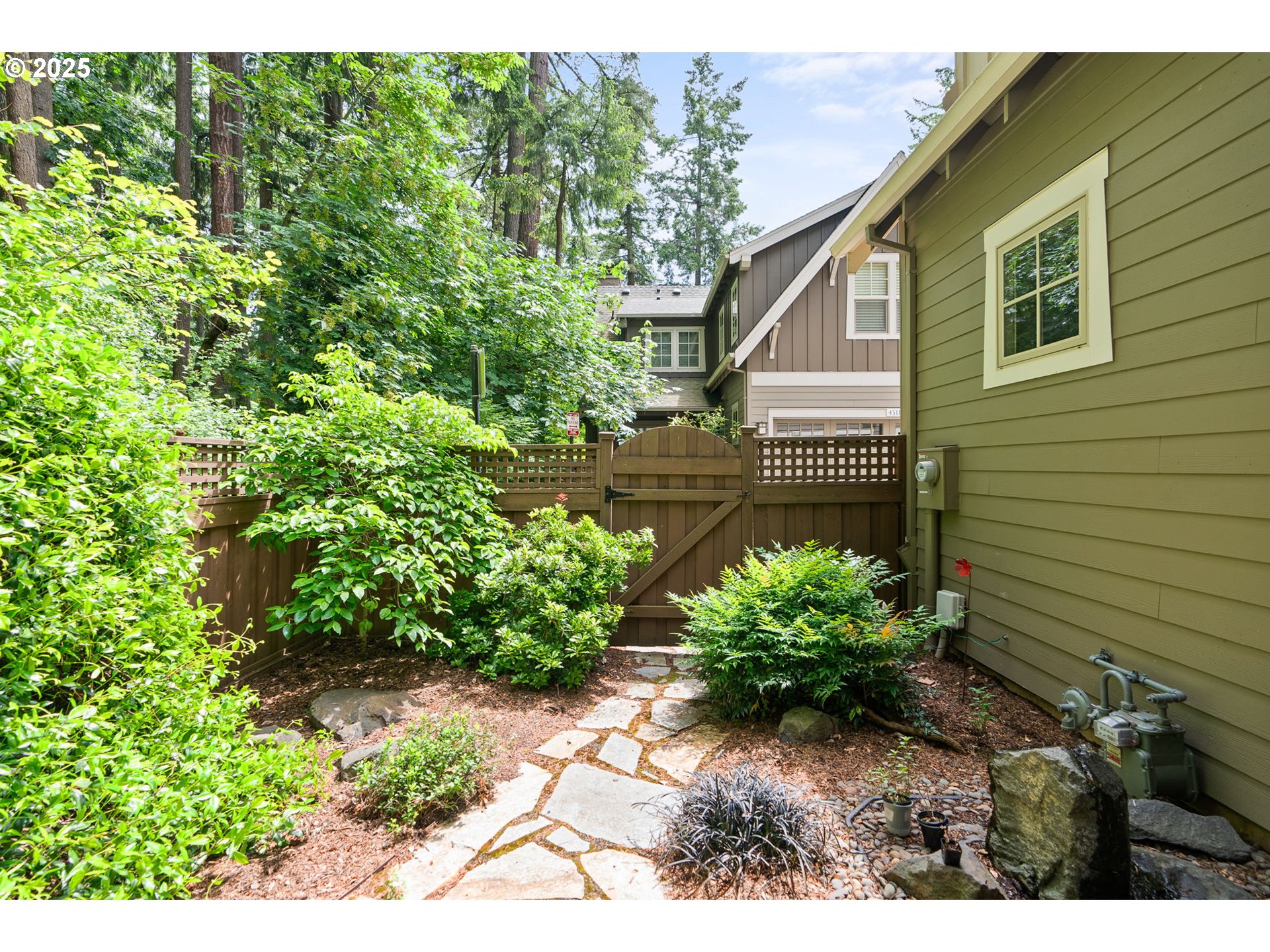 property viewer photo 19