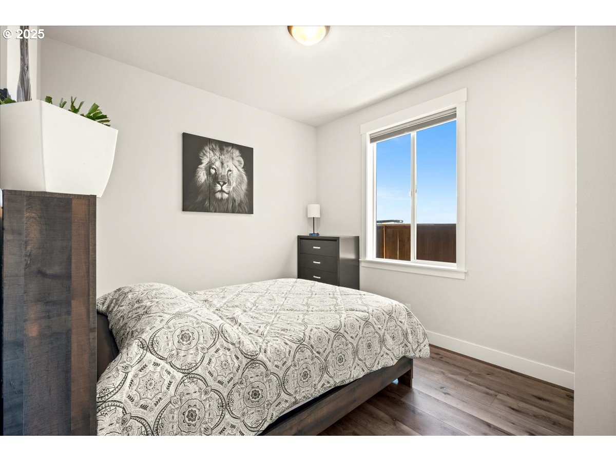 property viewer photo 32