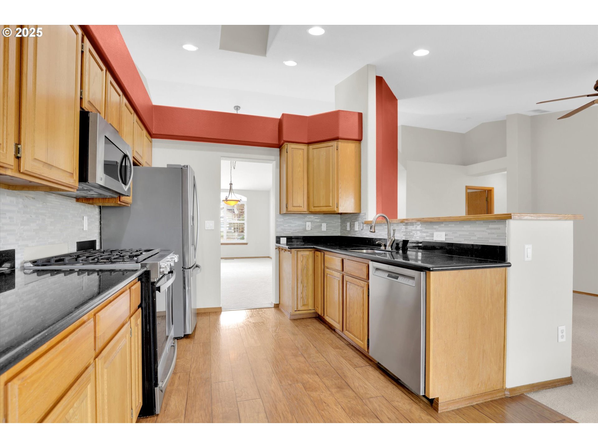 property viewer photo 12