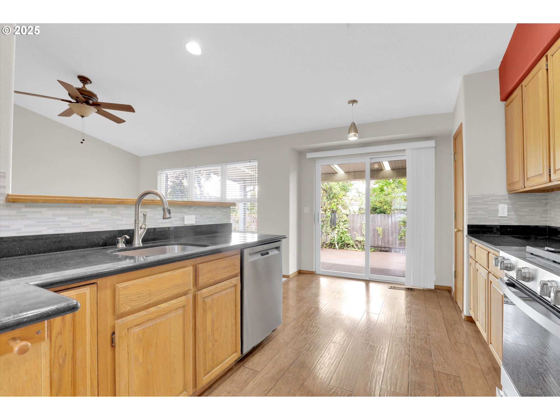 property viewer photo 13