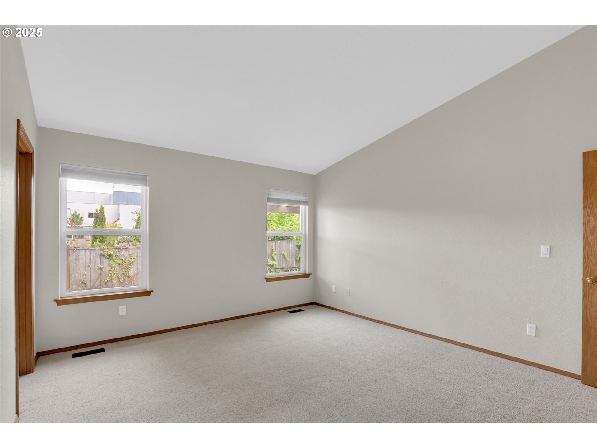 property viewer photo 16