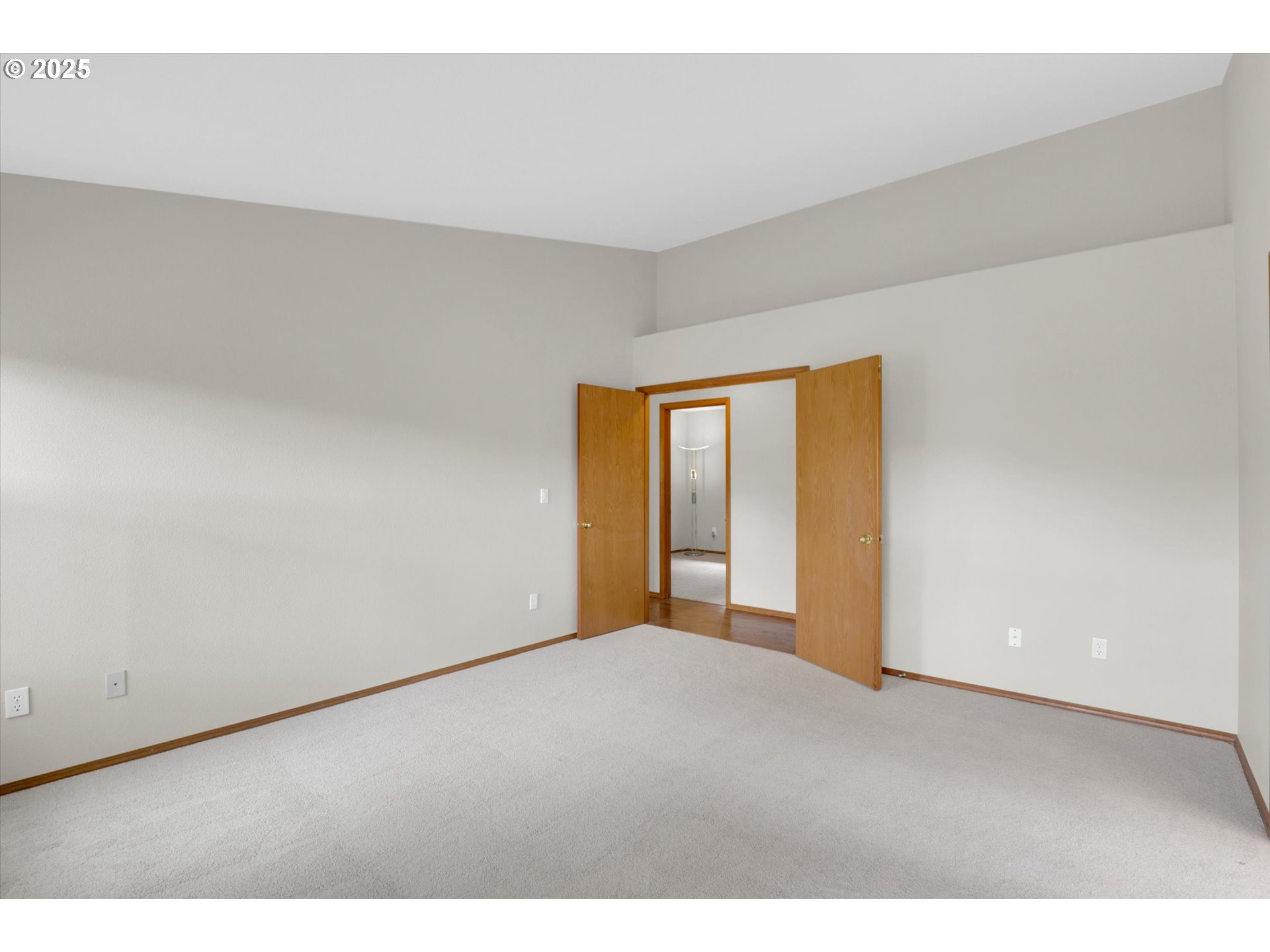 property viewer photo 17